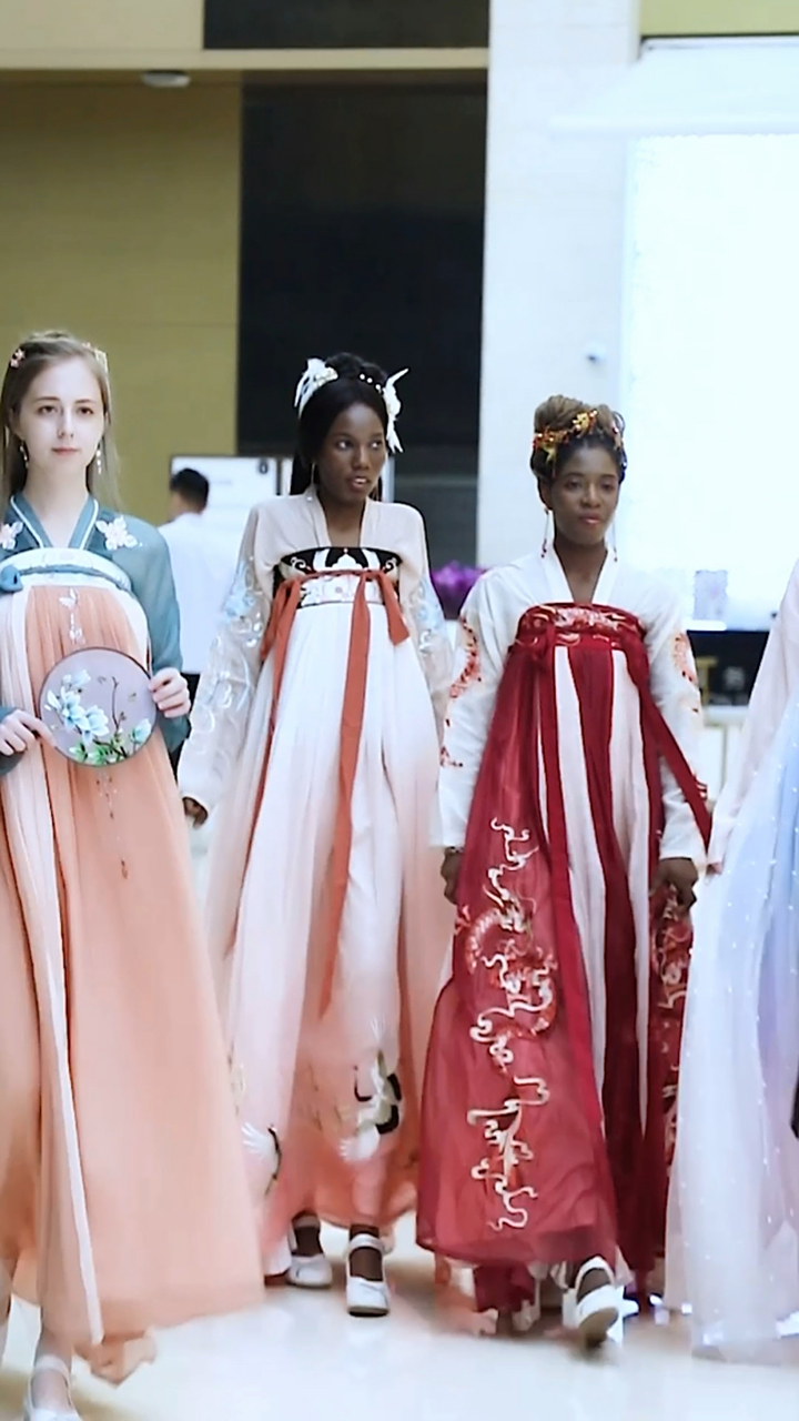 黑人穿汉服有种说不出来的感觉