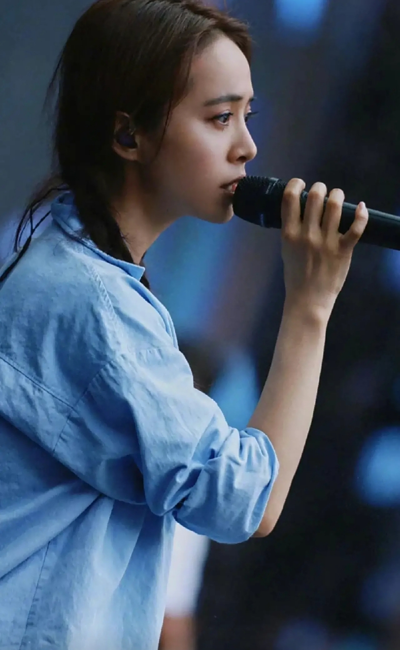 蔡依林侧颜好美,鼻子好挺!