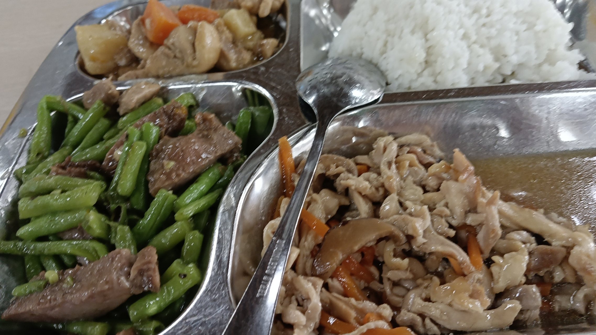 大学的饭菜就是实惠