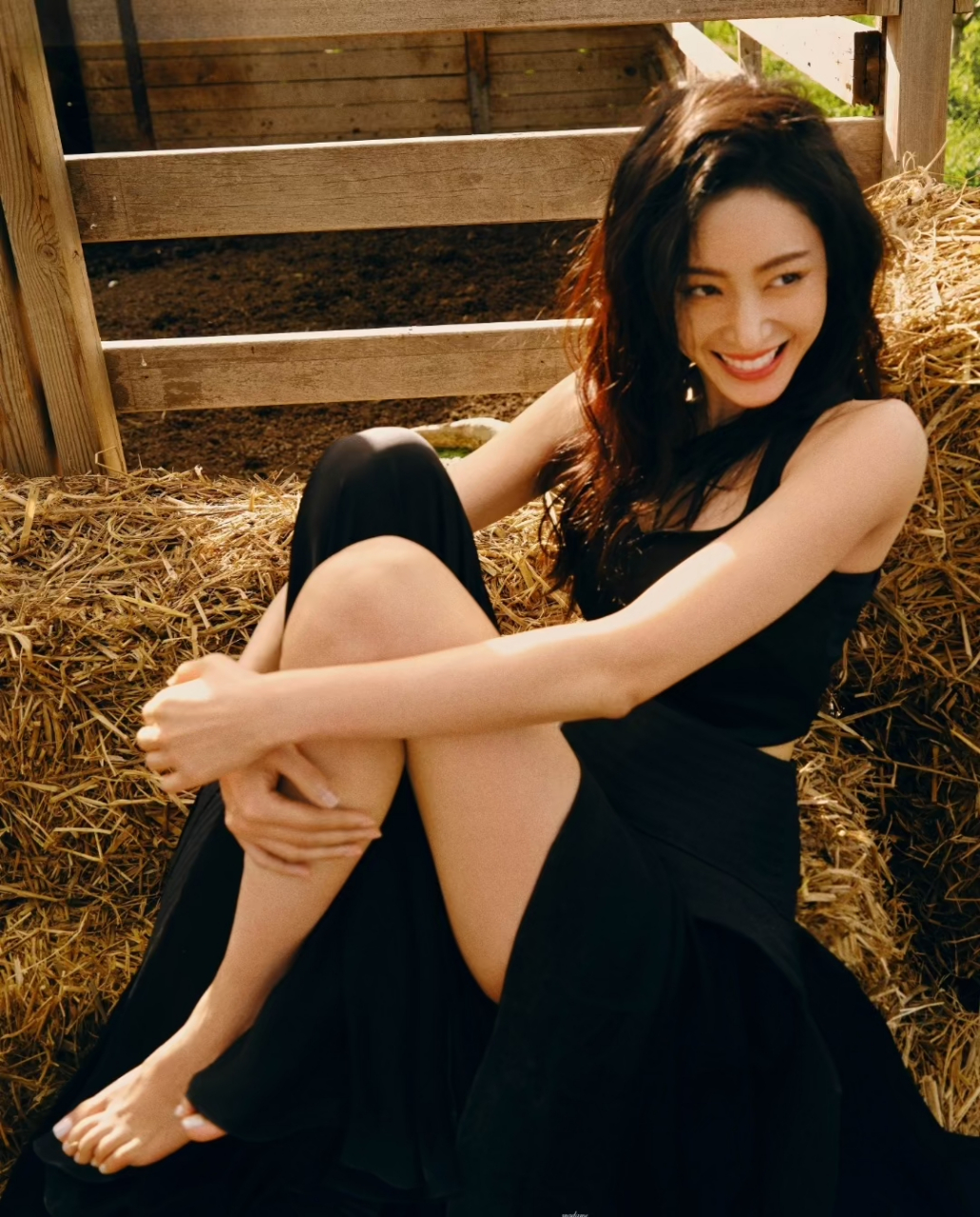 清纯美女# #张天爱# 张天爱 美腿玉足合集