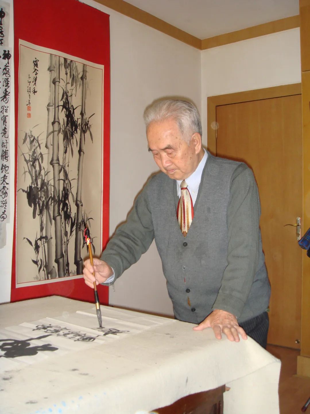 国医大师周信有,活到了98岁,他有一套养生功,学会了,受益匪浅