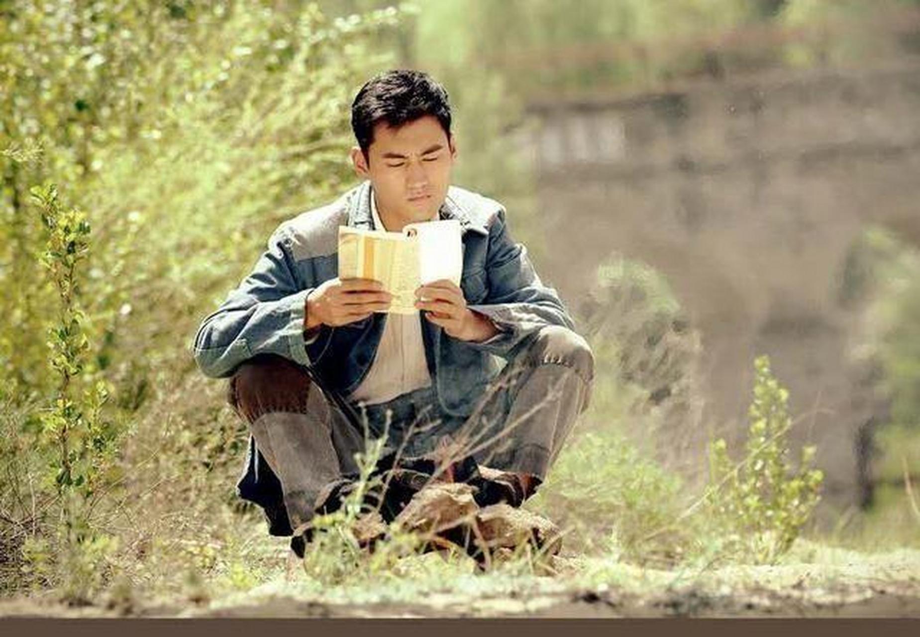 阅读自有力量#  《平凡的世界》里,孙少平在原西县高中读书时,吃最差