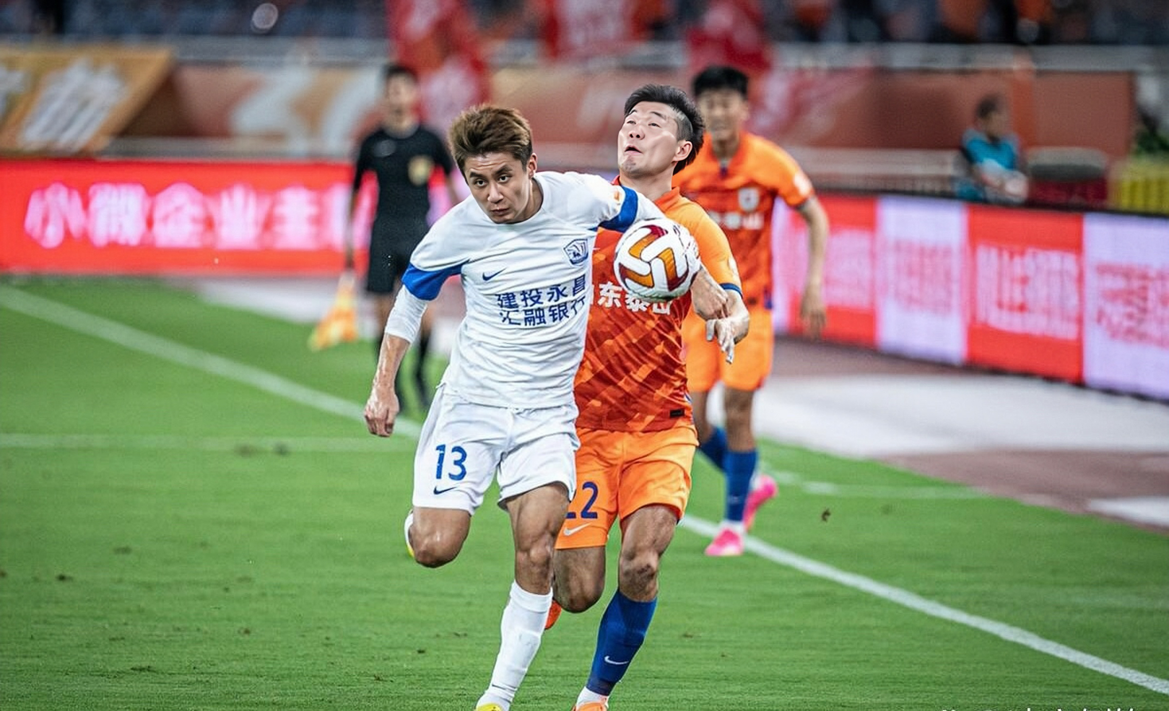 山东泰山4-0沧州雄狮:巅峰费莱尼的绝佳发挥