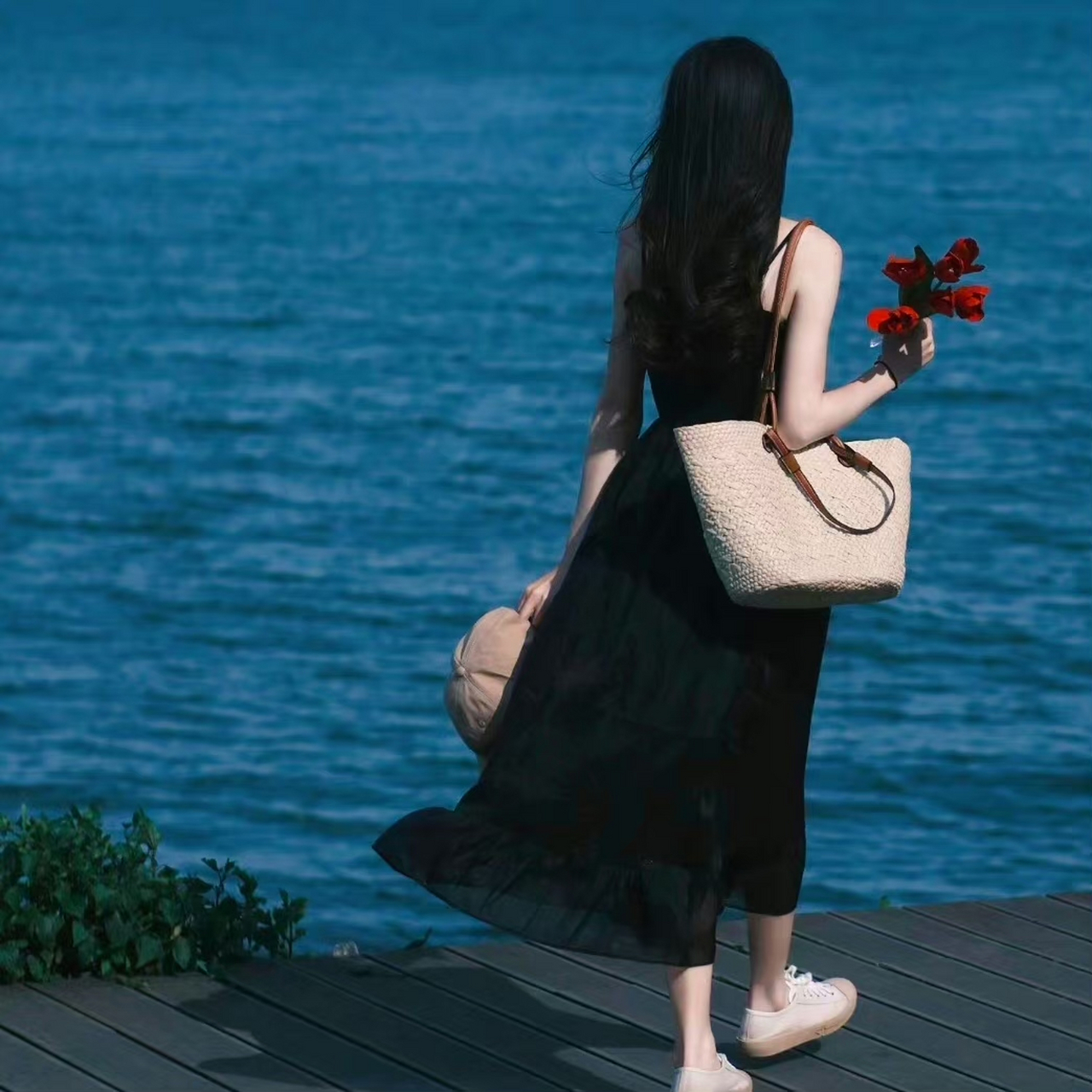 氛围感极强的女生背影头像#头像# #治愈