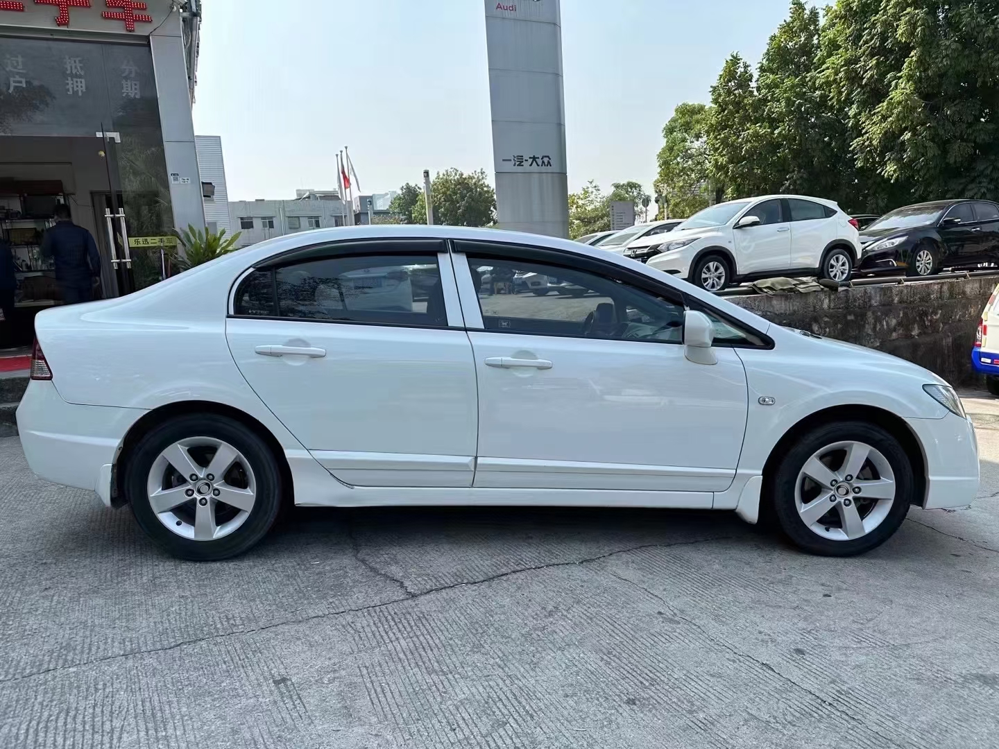 12年本田思铭,1.8l手动挡出2.68万,思域的同胞兄弟,12万公里