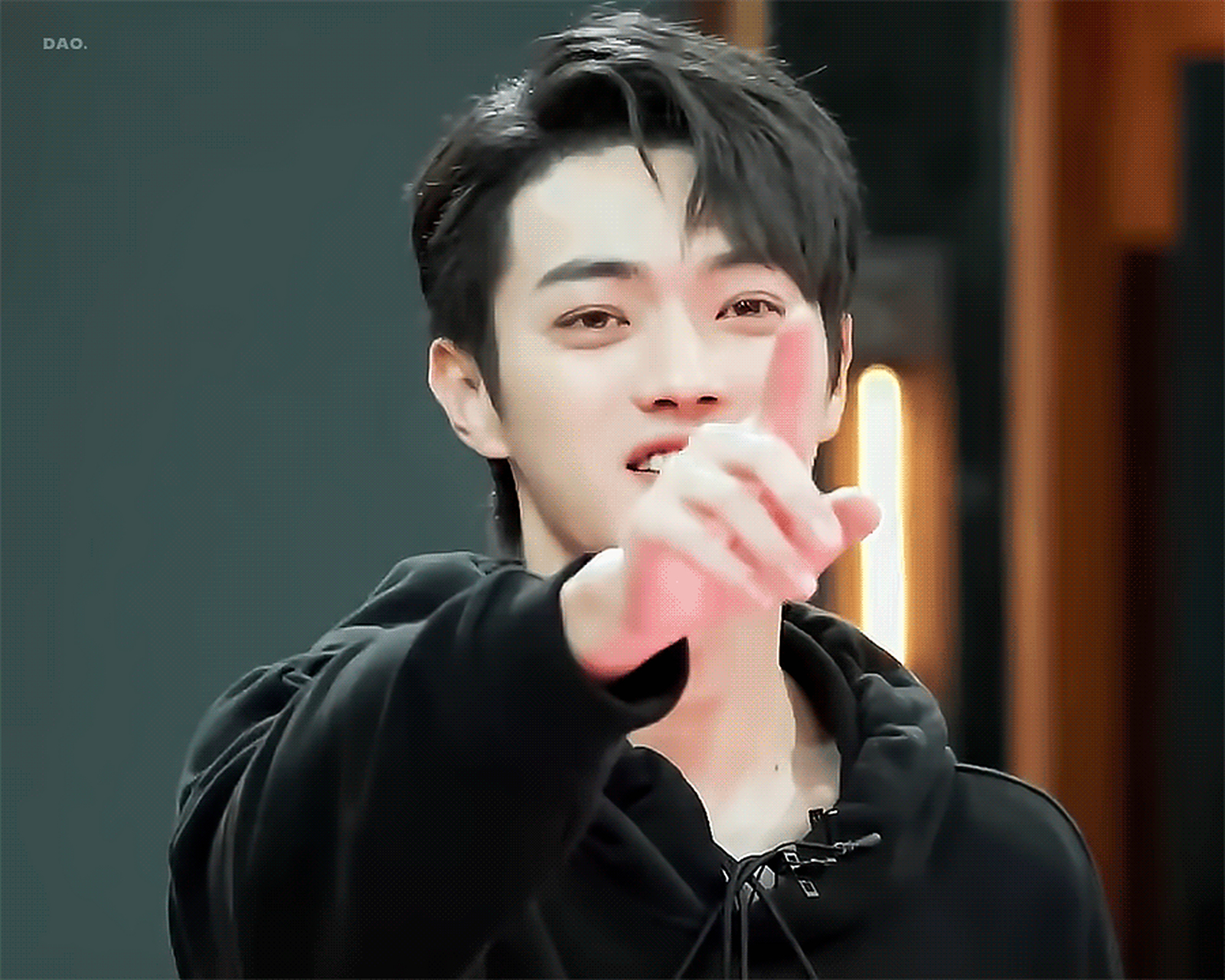 是不是明天就可以看到密逃许凯了?[打call] #娱乐最前沿