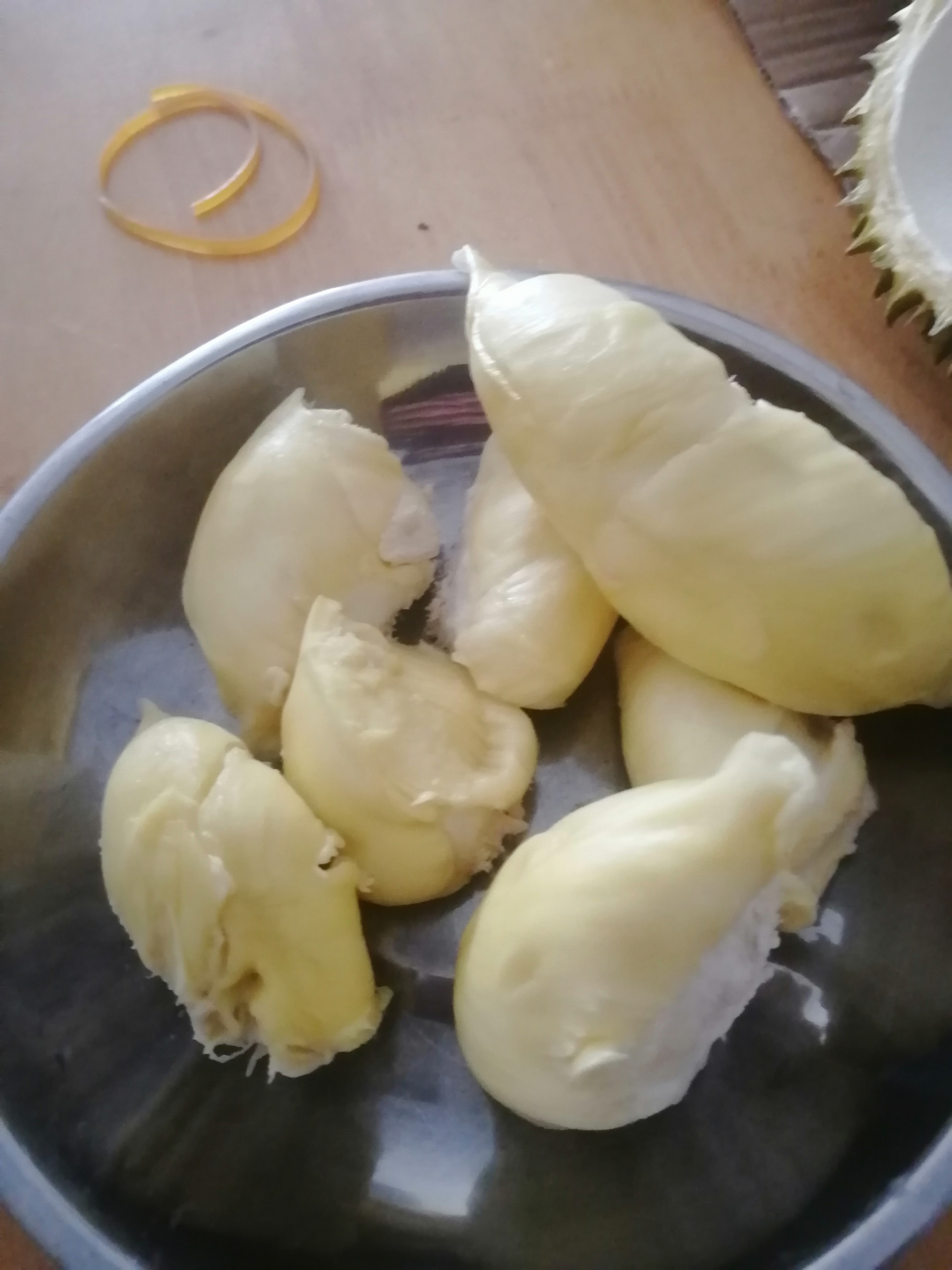 突然间佷想吃榴莲, 看到朋友圈晒图, 真是心有灵犀哈.