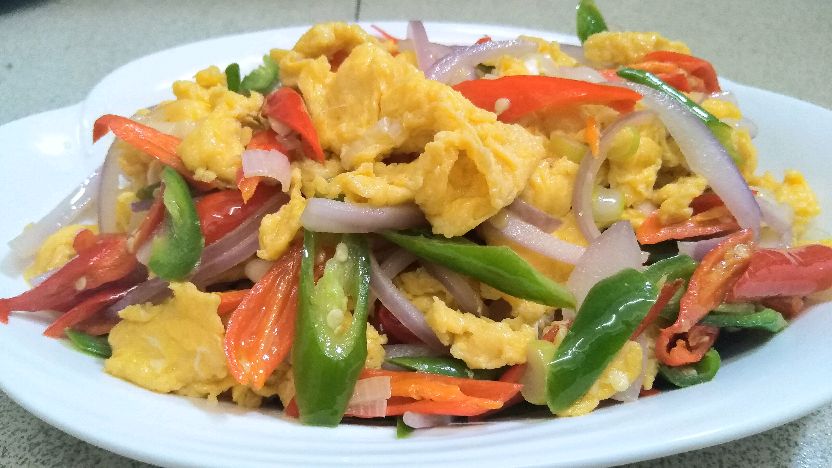 家常菜,一把青红美人椒,四个土鸡蛋,成就美味佳肴,好吃又下饭