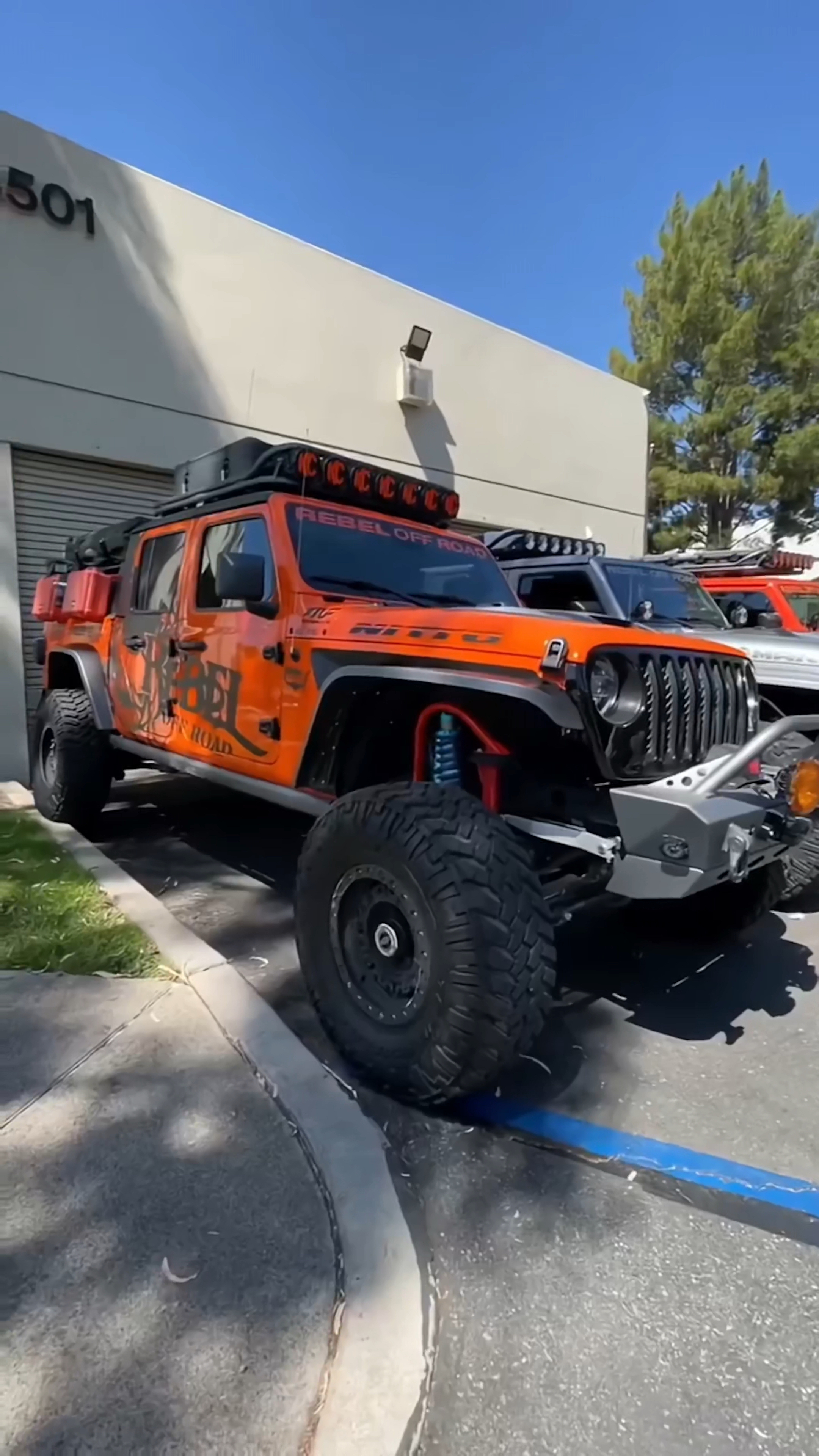 jeep角斗士皮卡车,给我来个全色系的套餐-度小视