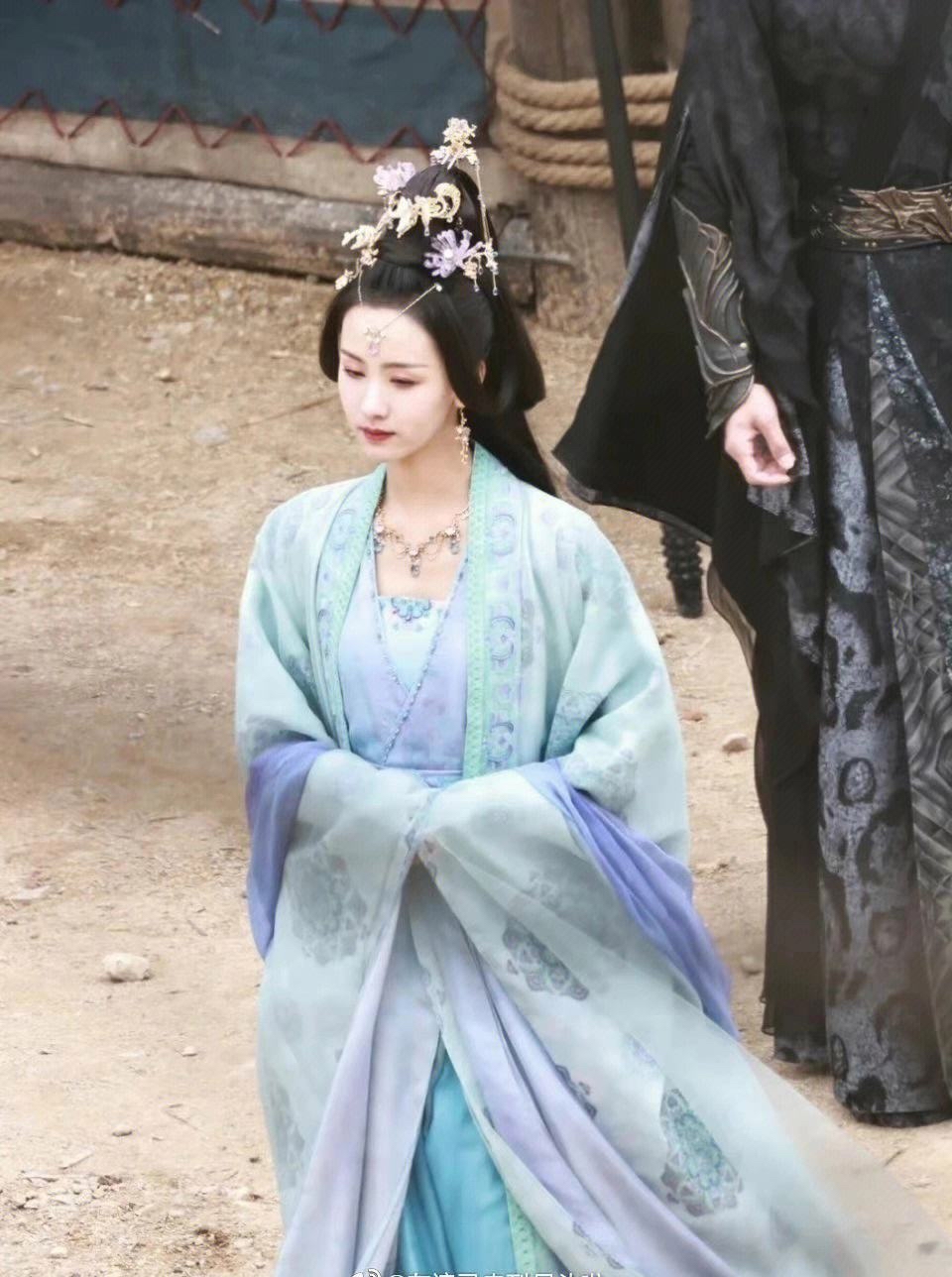 陈都灵曾是全国校花排行榜第一!肤白貌美大长腿,南航校花当之无愧