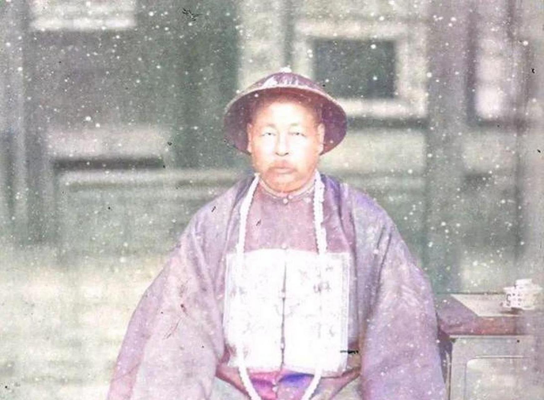 左宗棠的真实照片,该照片拍摄于1875年 左宗棠(1812年11月10日—1885