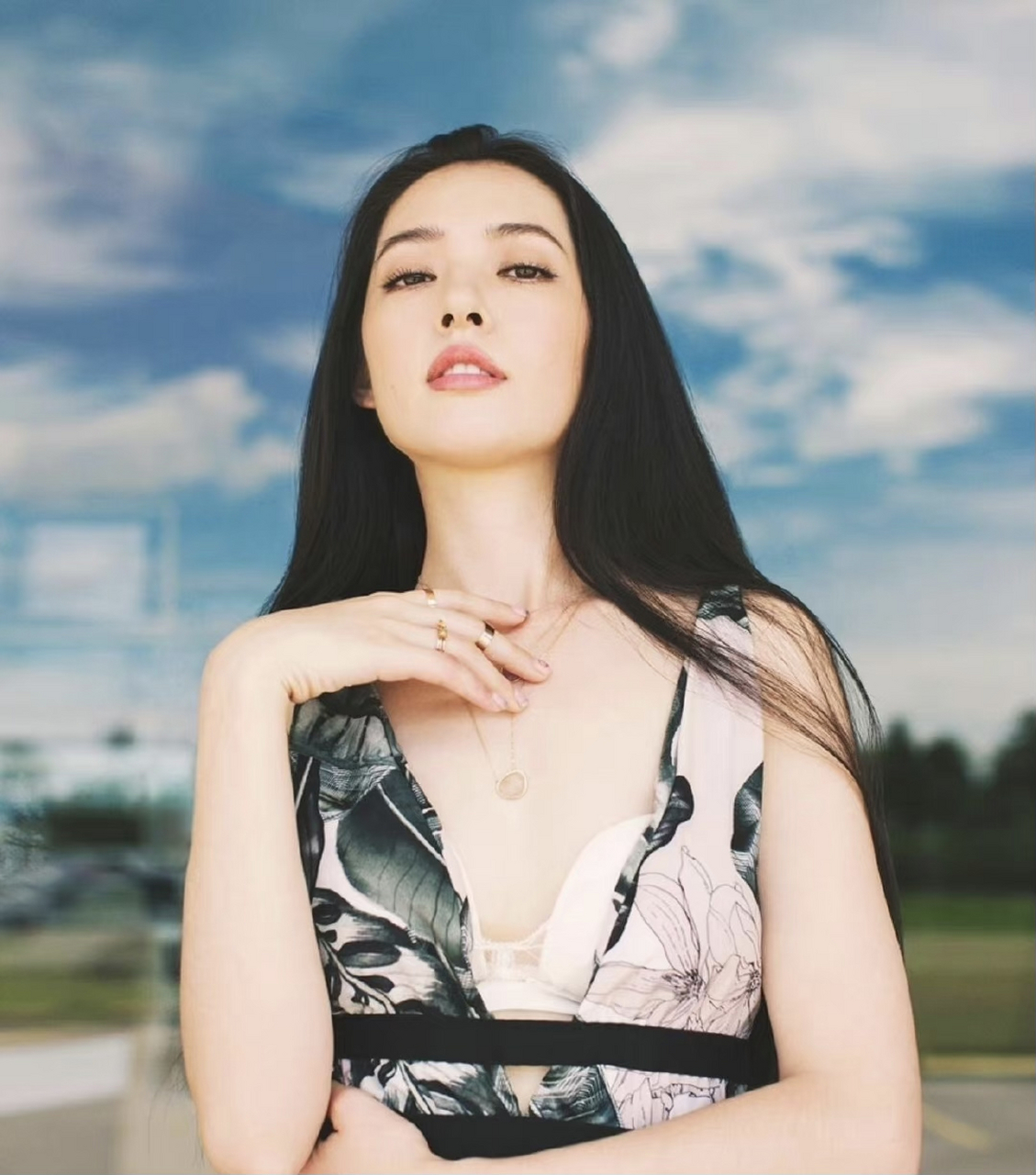 这些年郭碧婷经历了什么?身材走样,鼻孔又大!