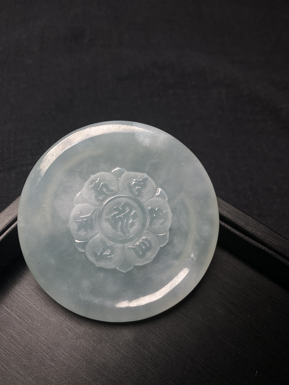 镯芯料雕刻而成.大气端庄大日如来佛祖#文玩# #翡翠