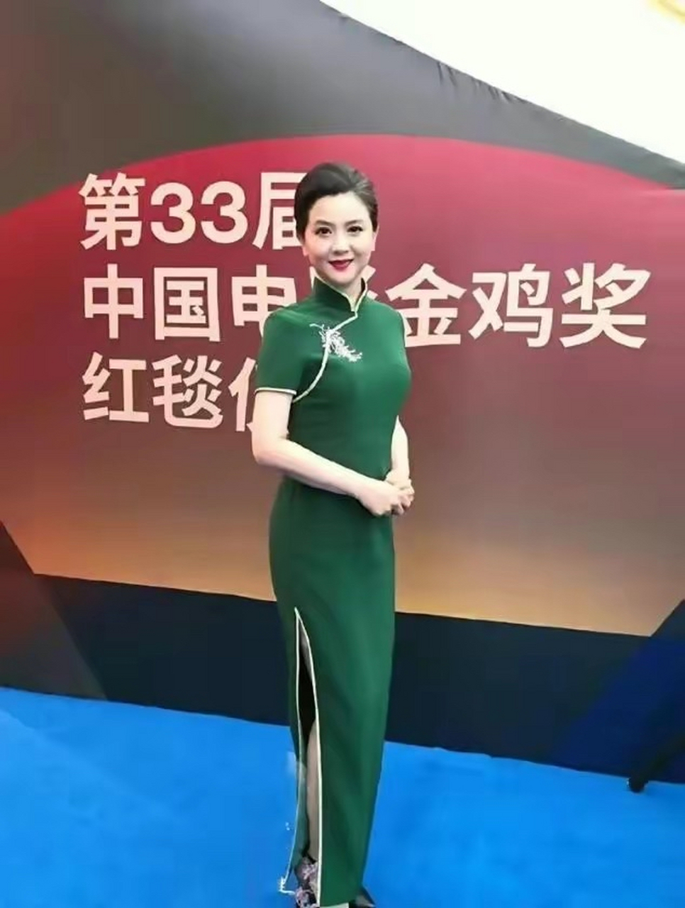 陶慧敏才是真正古典美人!56岁穿旗袍显花瓶身段,年近六十无皱纹