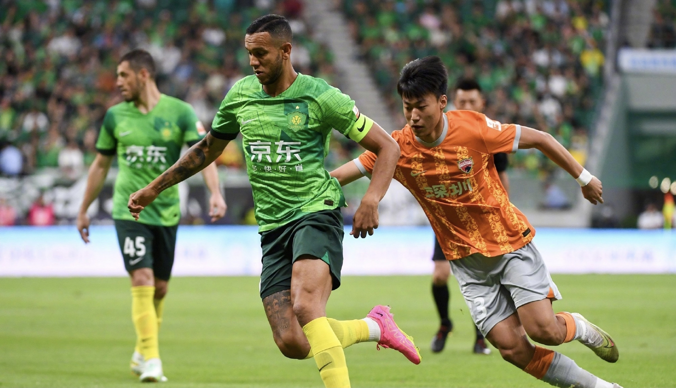 赛季中国平安中超联赛第十五轮的比赛中,北京国安主场5-0战胜深圳队