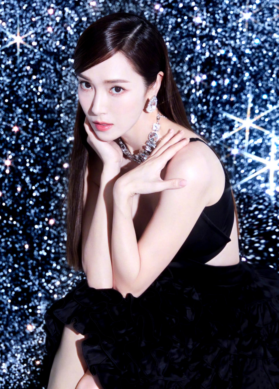 郑秀妍壁纸,黑天鹅造型,闪耀迷人 676767#养眼美女