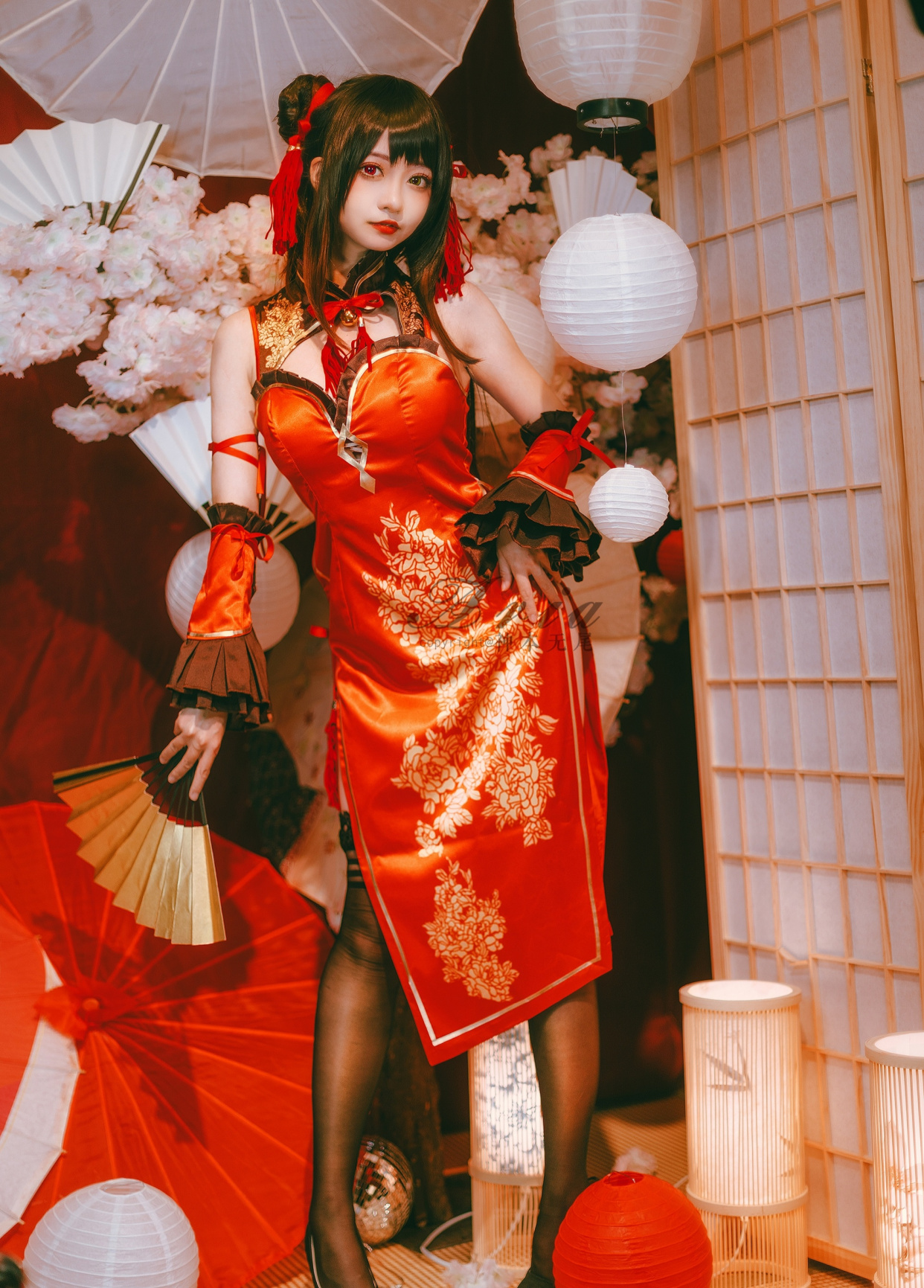 四位穿紧身旗袍配"黑丝"的时崎狂三,性感妖娆,让人移不开目光