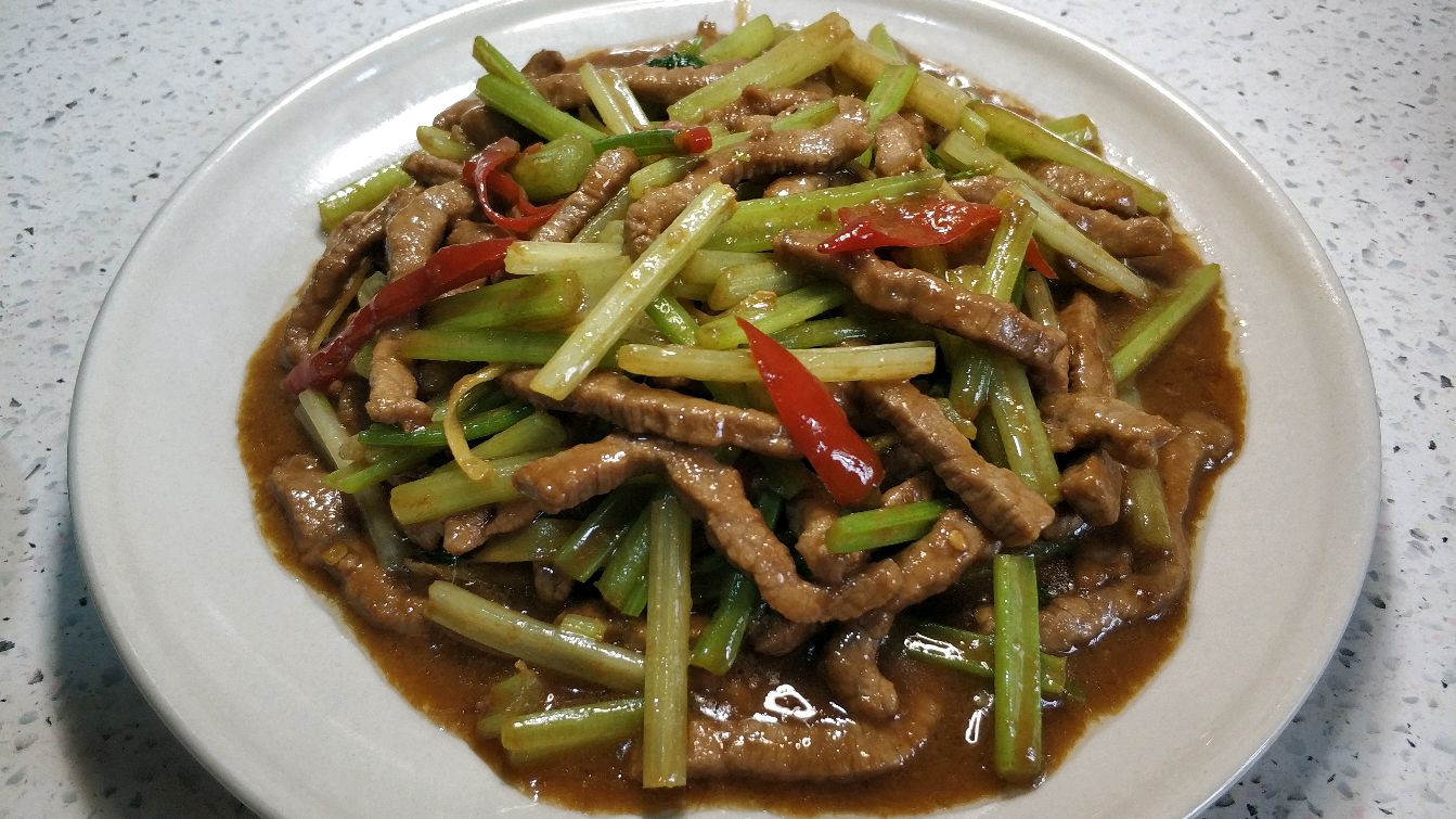 最家常的芹菜炒牛肉怎么做好吃