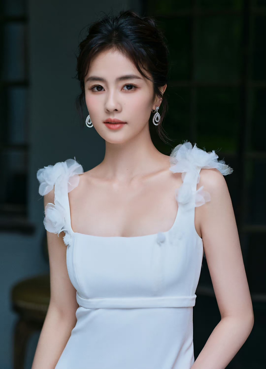 白鹿美照,这才是真正的纯天然美女!#养眼美女