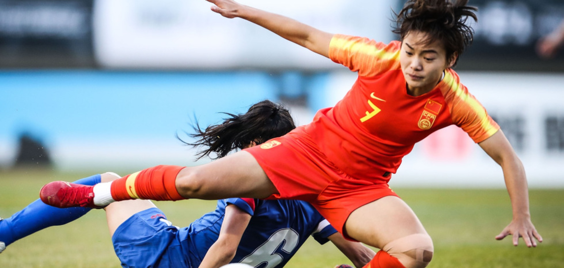 封闭热身赛:中国女足0-3巴西