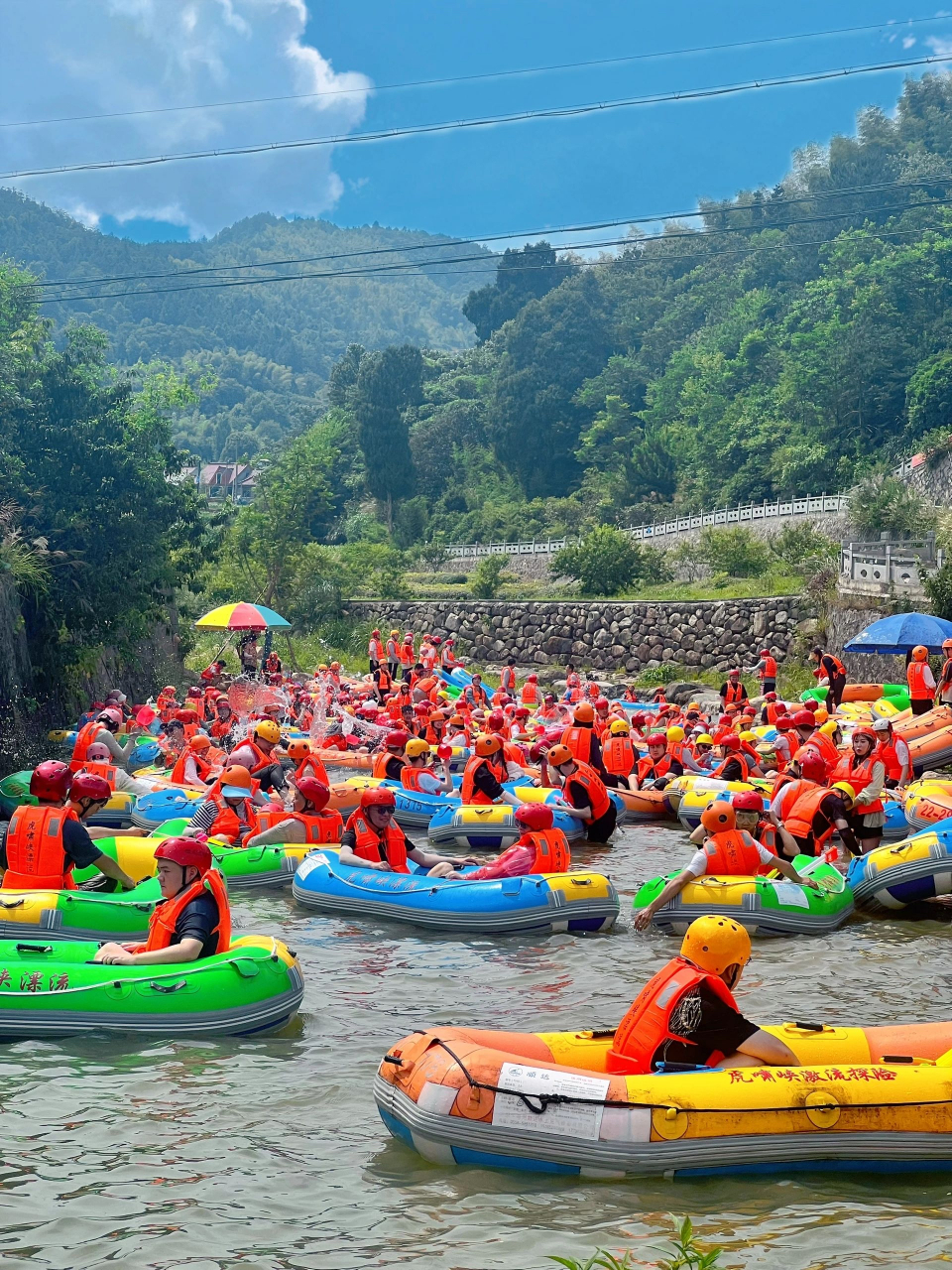 夏日玩乐,桐庐虎啸峡漂流才是最佳选择!