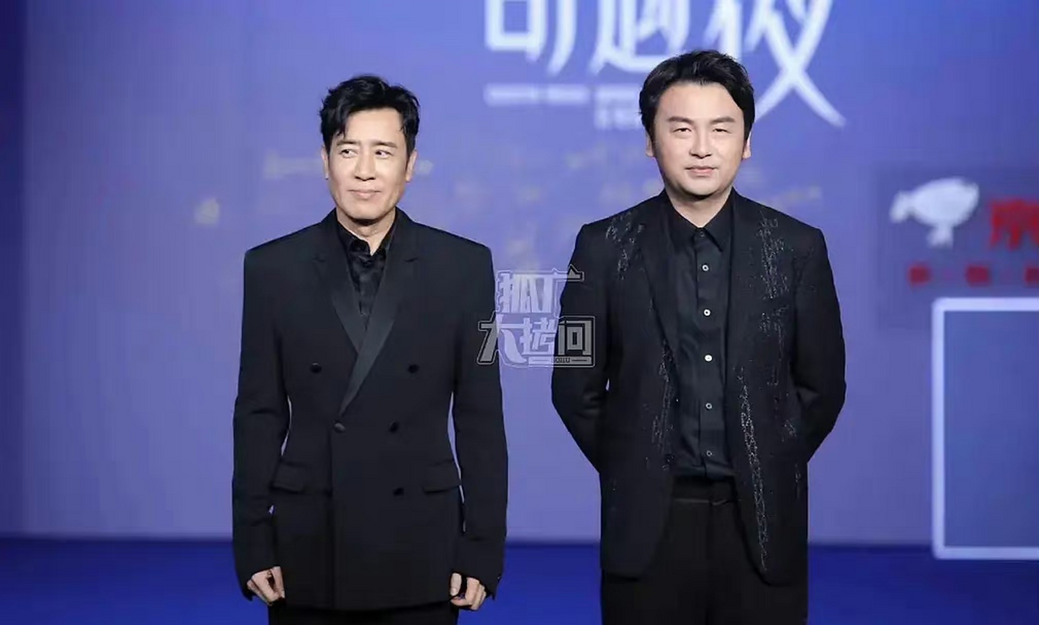 于和伟,雷佳音这张图片好像现实版的大头儿子与小头爸爸,大家来看看