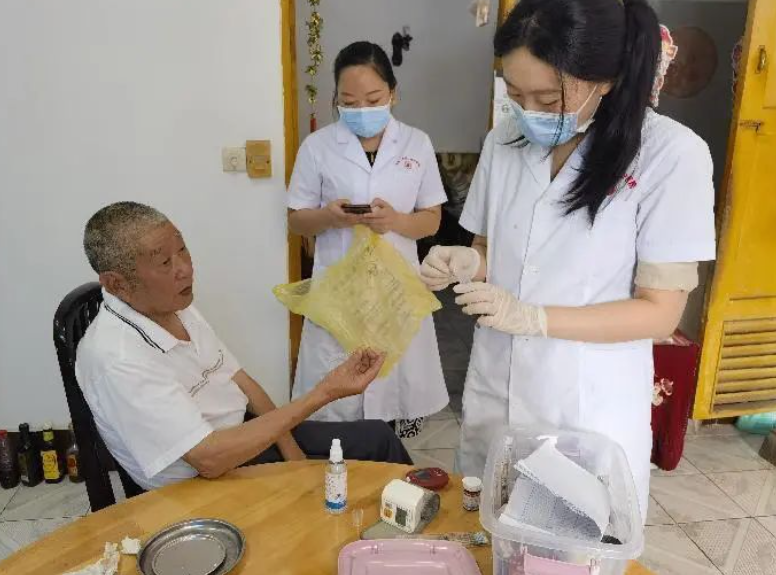 雅安恒博医院开展"学习党史办实事 传递关爱暖人心"系列活动