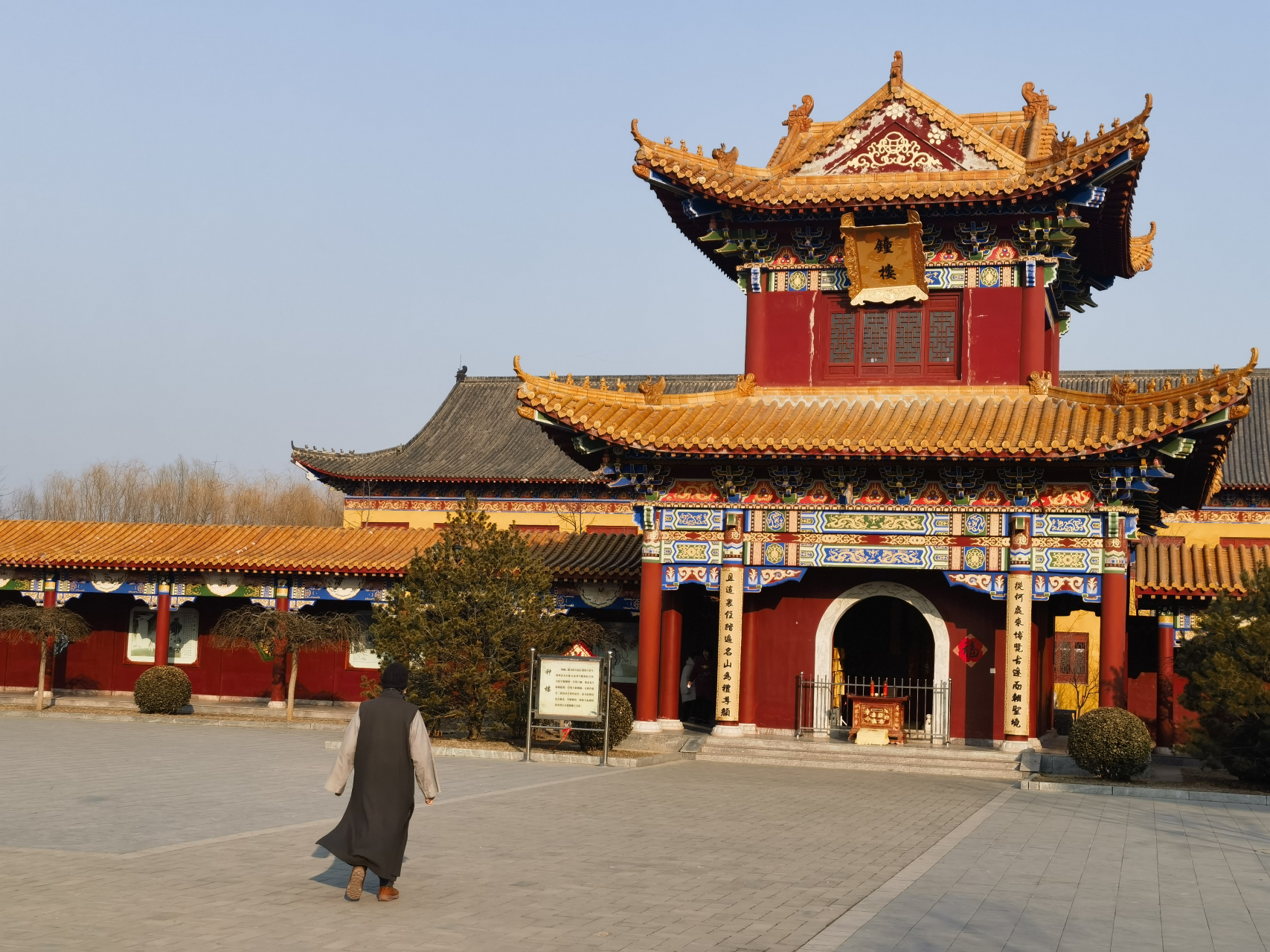 春风送暖时,唐山景观道大药王寺越来越有人气了,这里随手一拍就是大片