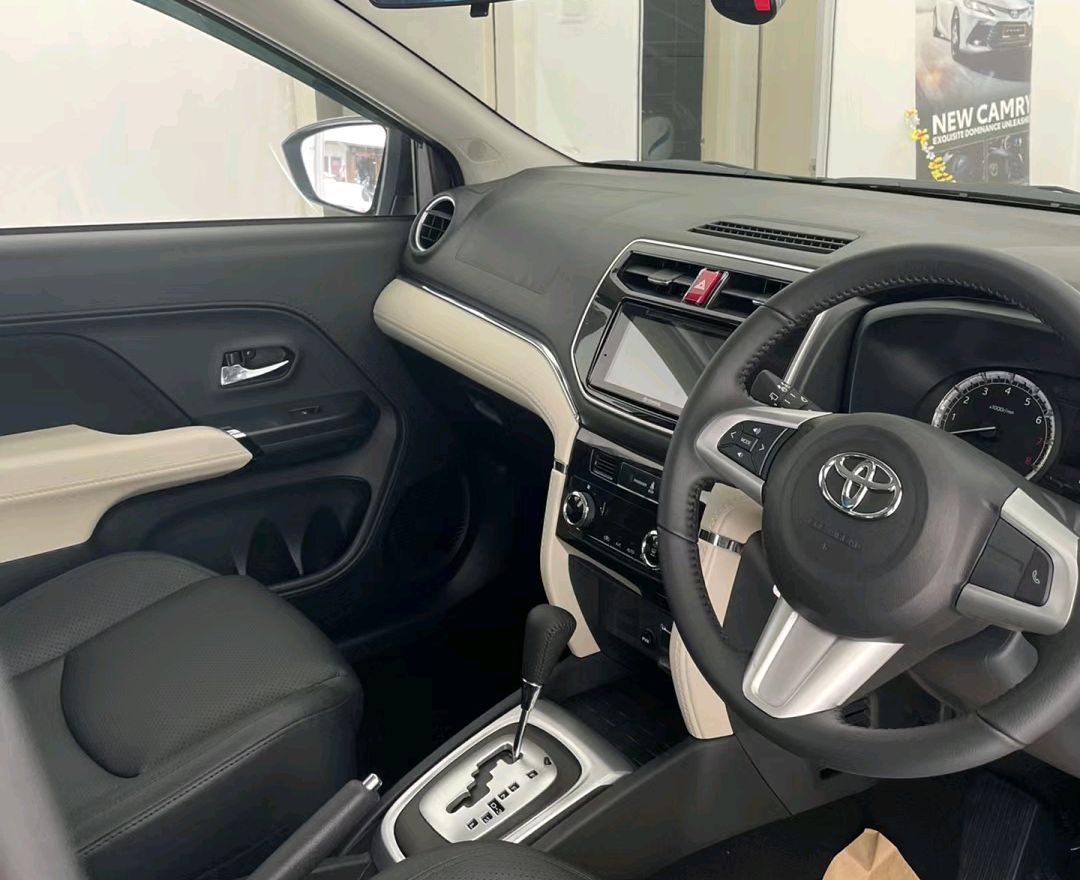 酷似"小汉兰达",丰田rush海外曝光,或售9万,家用suv新标杆