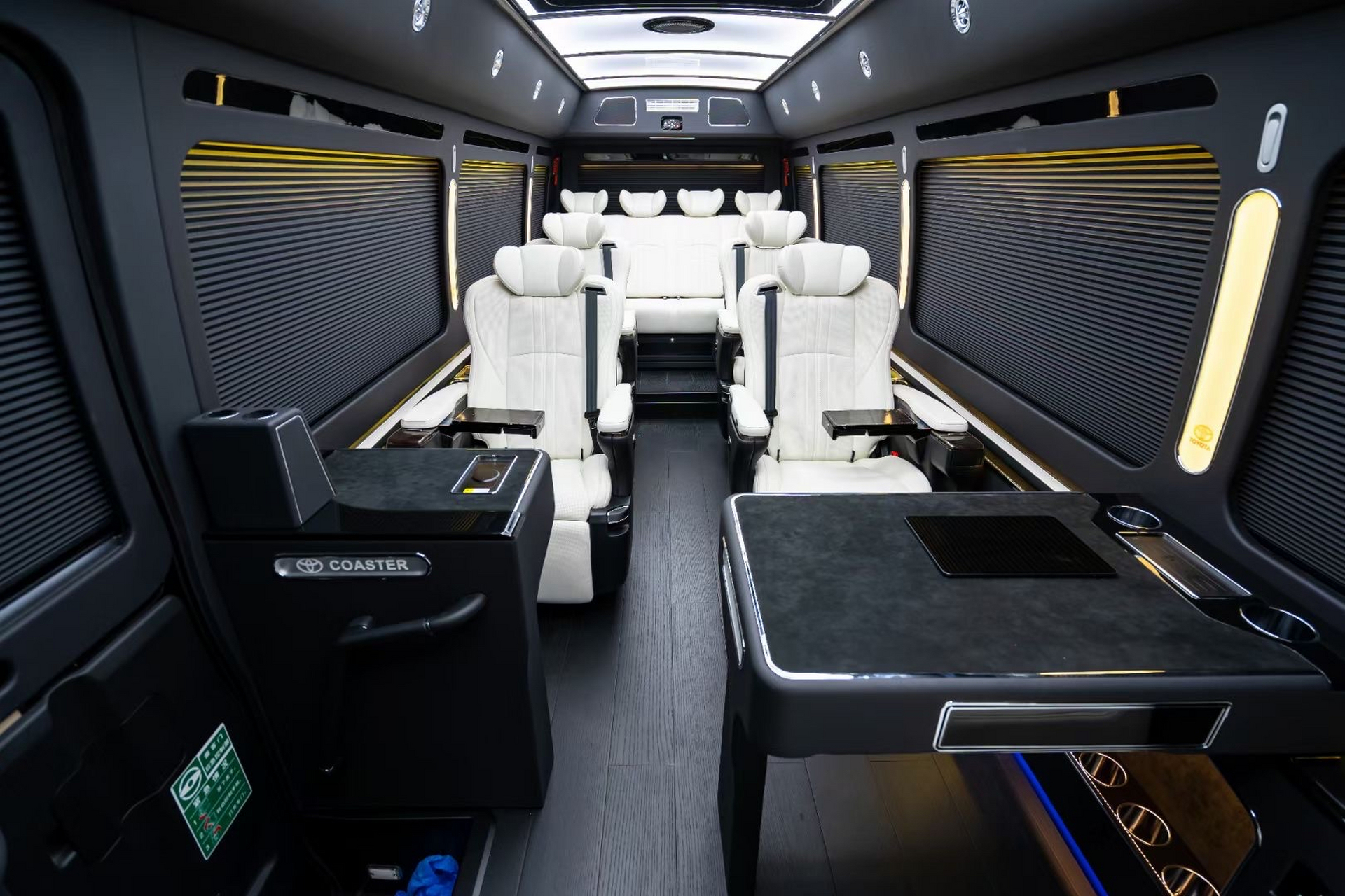 防弹丰田考斯特12座商务车