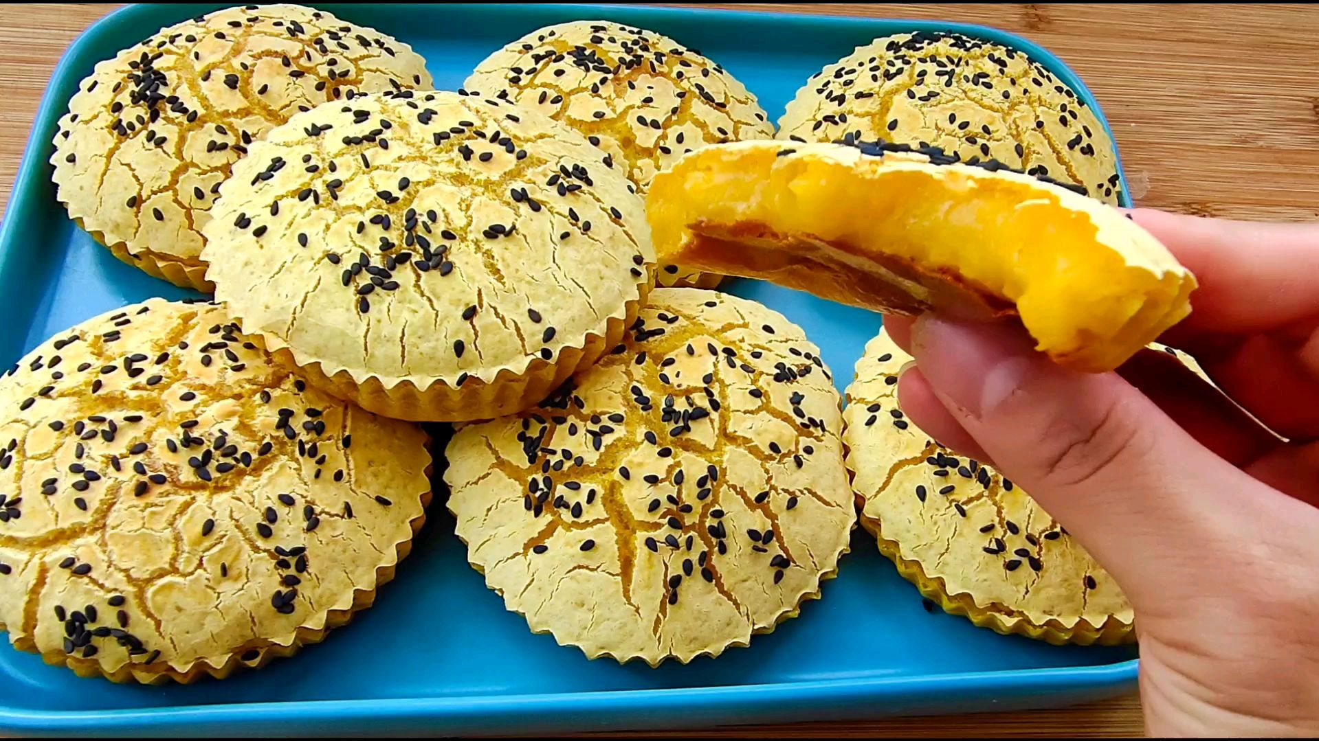 南瓜最好吃的做法:只需要搅一搅,就是软糯的「酥皮南瓜年糕」
