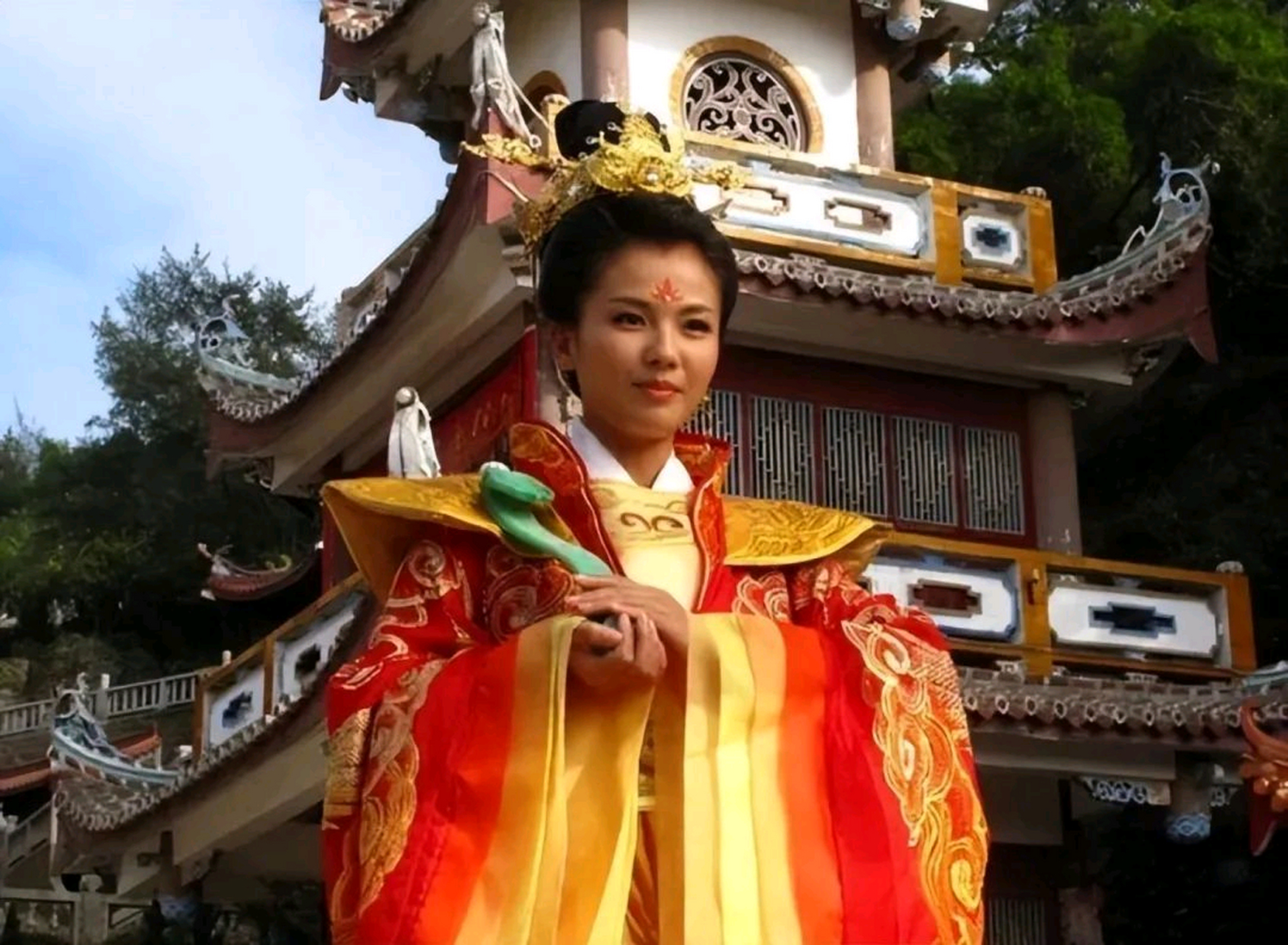 这一举动显示了刘涛对妈祖信仰的尊重和敬意,也说明了她对这一角色的