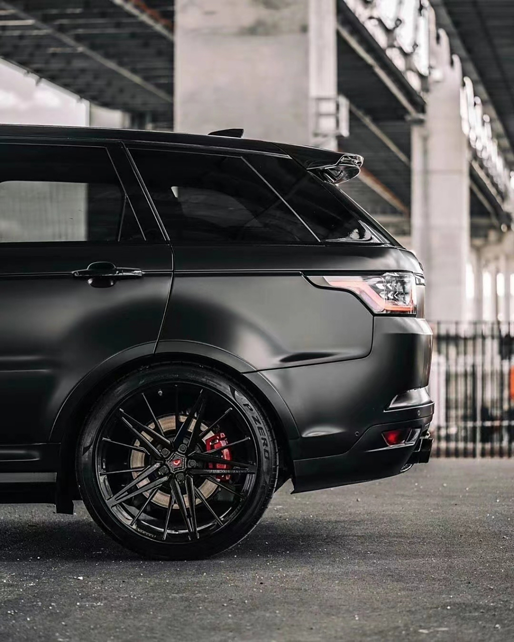 高级感!汉思孚哑光黑色#汉思孚# #车漆改色膜# #路虎