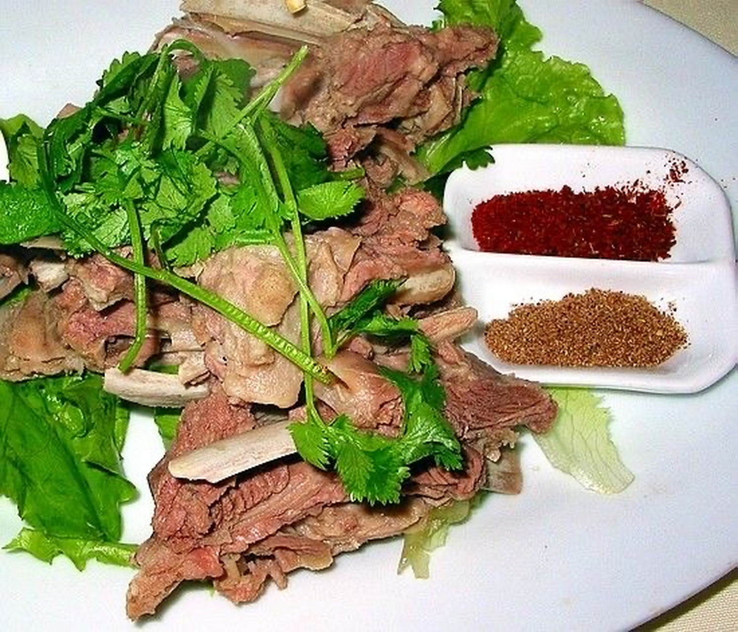 甘肃著名美食"羊肉手抓"的来源:         甘肃各地,都可以品尝到美味