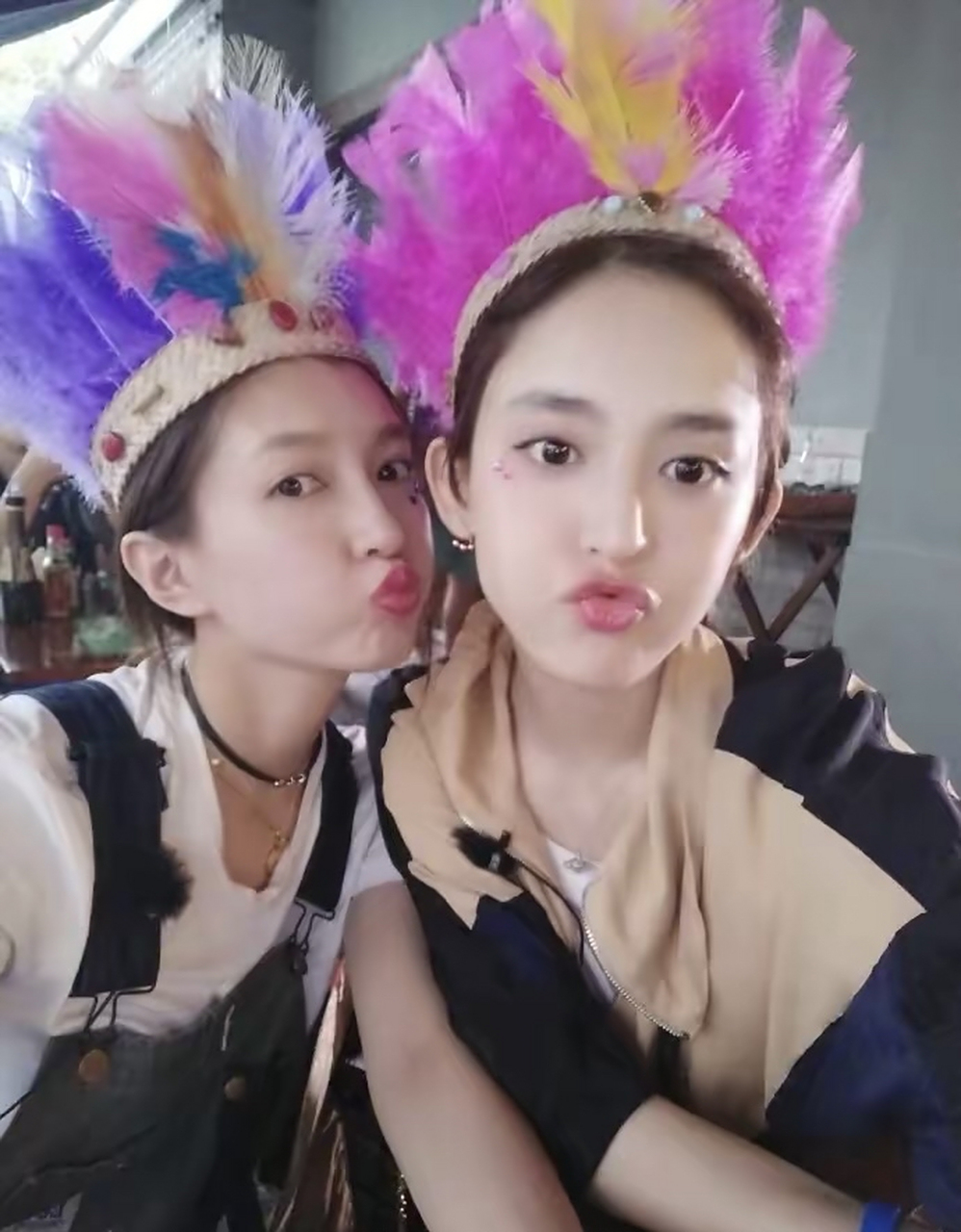 江疏影与古力娜扎久违同框,美丽百分百一人一人一半