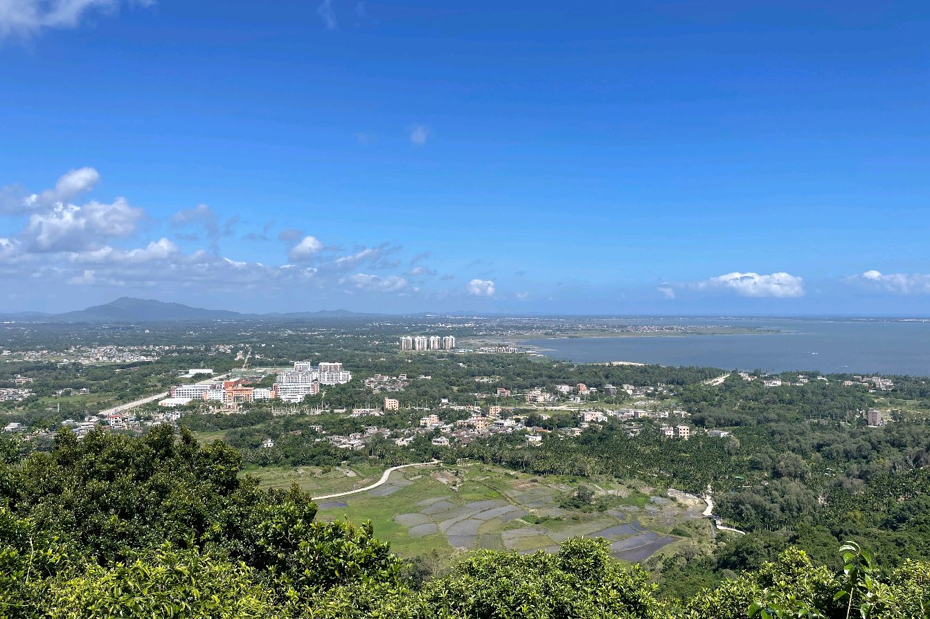 在海南万宁有座山,只有不到200米高,为何被誉为"海南第一山"