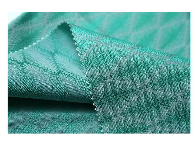 梭织面料是滑滑的那种吗