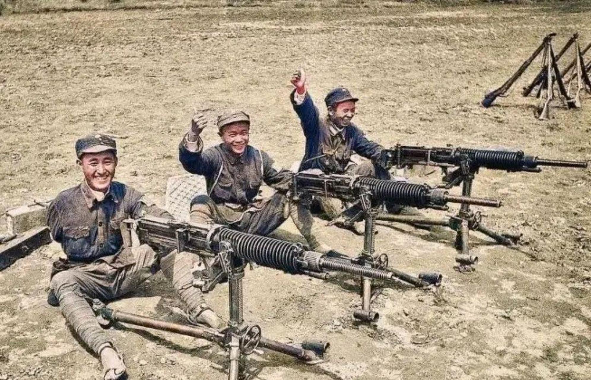 历史老照片 独臂将军左齐(左一),刘转连将军(左二),陈外欧将军(左三)