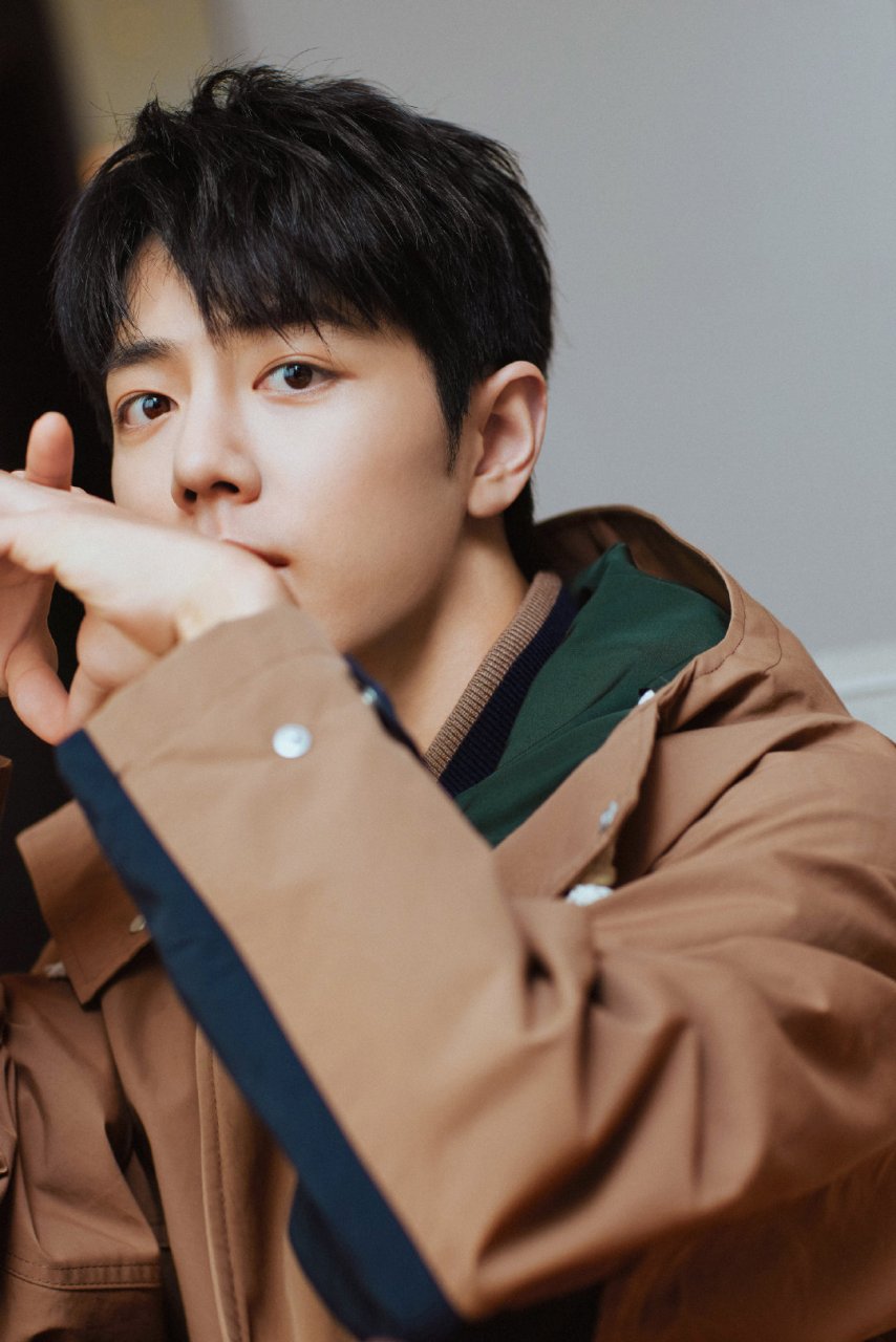 肖战高清壁纸头像(十)[庆祝]