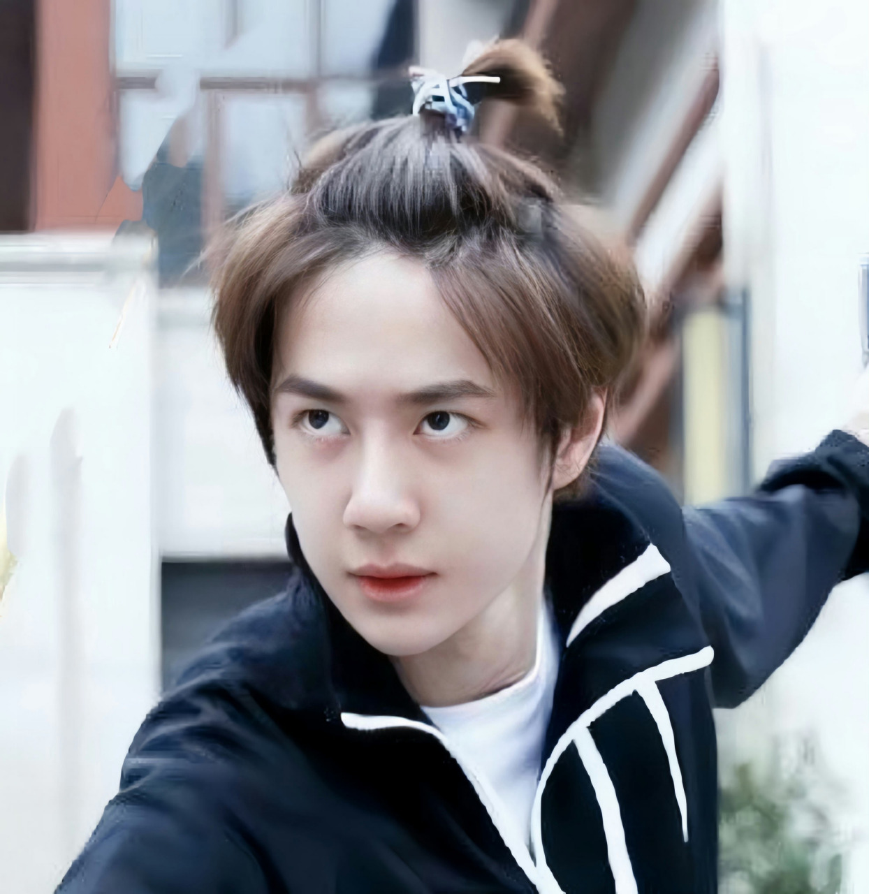 白白嫩嫩的王一博,苹果头好可爱啊[大笑] #王一博