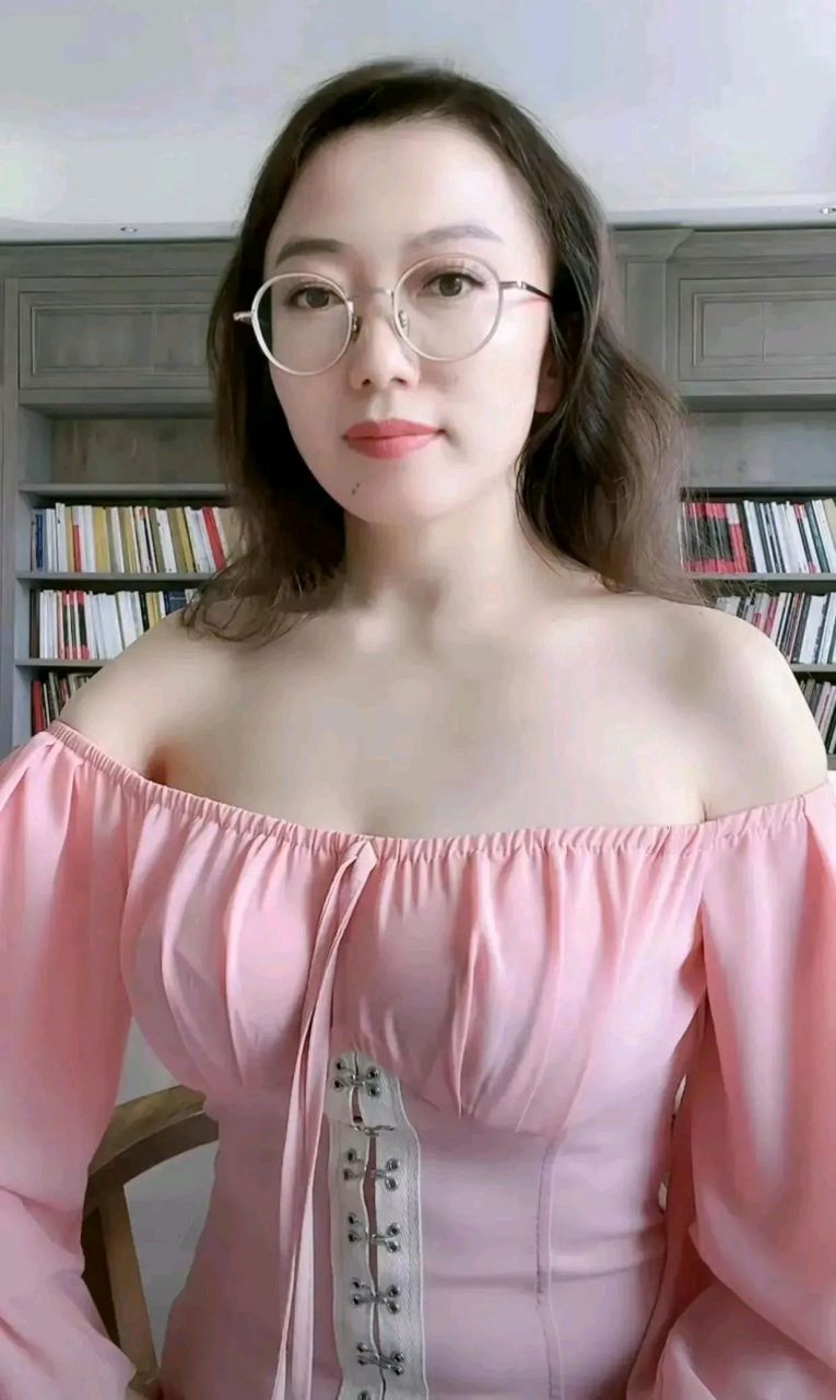 今日发现感慨|微胖型辣妈的天花板(一)#养眼美女# #娱乐