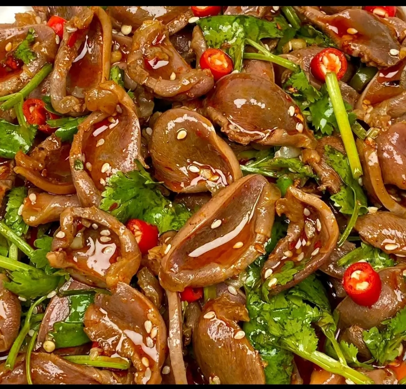 我的美食分享#  凉拌鸭胗  食材:鸭胗,香菜,葱姜蒜,小米辣,青椒,白