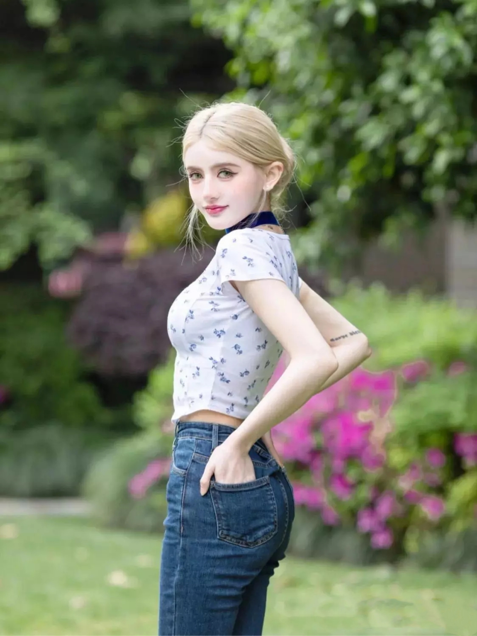 网友:这洋妞要是不生孩子,还是个个美如天仙的