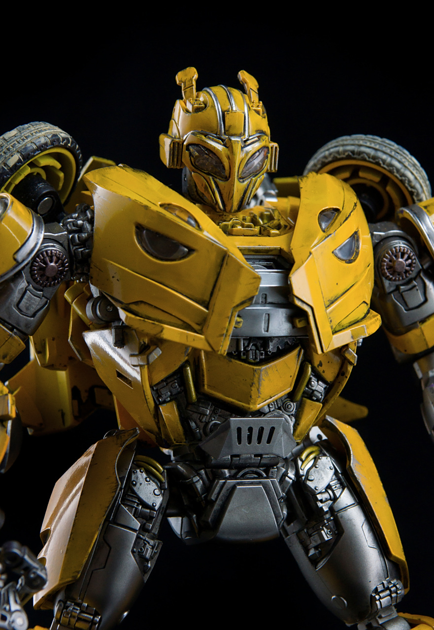 模型欣赏:变形金刚 tmt-01 外传塞星大黄蜂,高21厘米,旧化涂装.