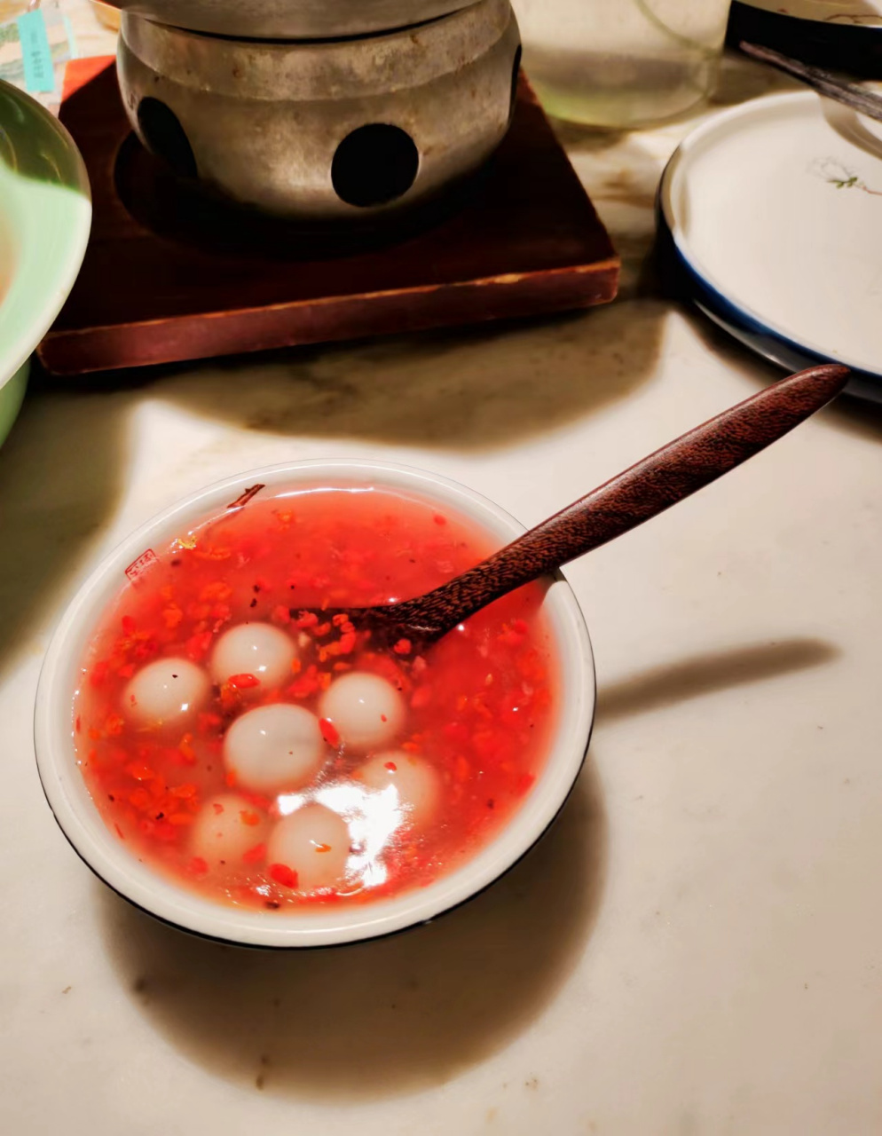 酒酿圆子羹是传统美食,有很好的健脾开胃功效,适当食用一些酒酿圆子