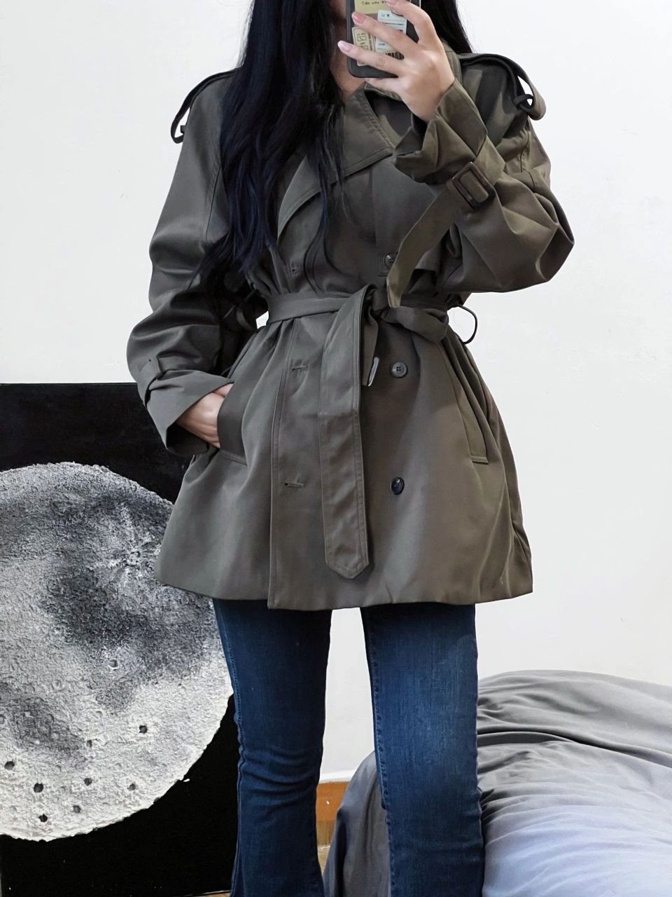 来件风衣唤醒秋天,秋日不可少的风衣穿搭来啦～ 短款风衣完全是小个子