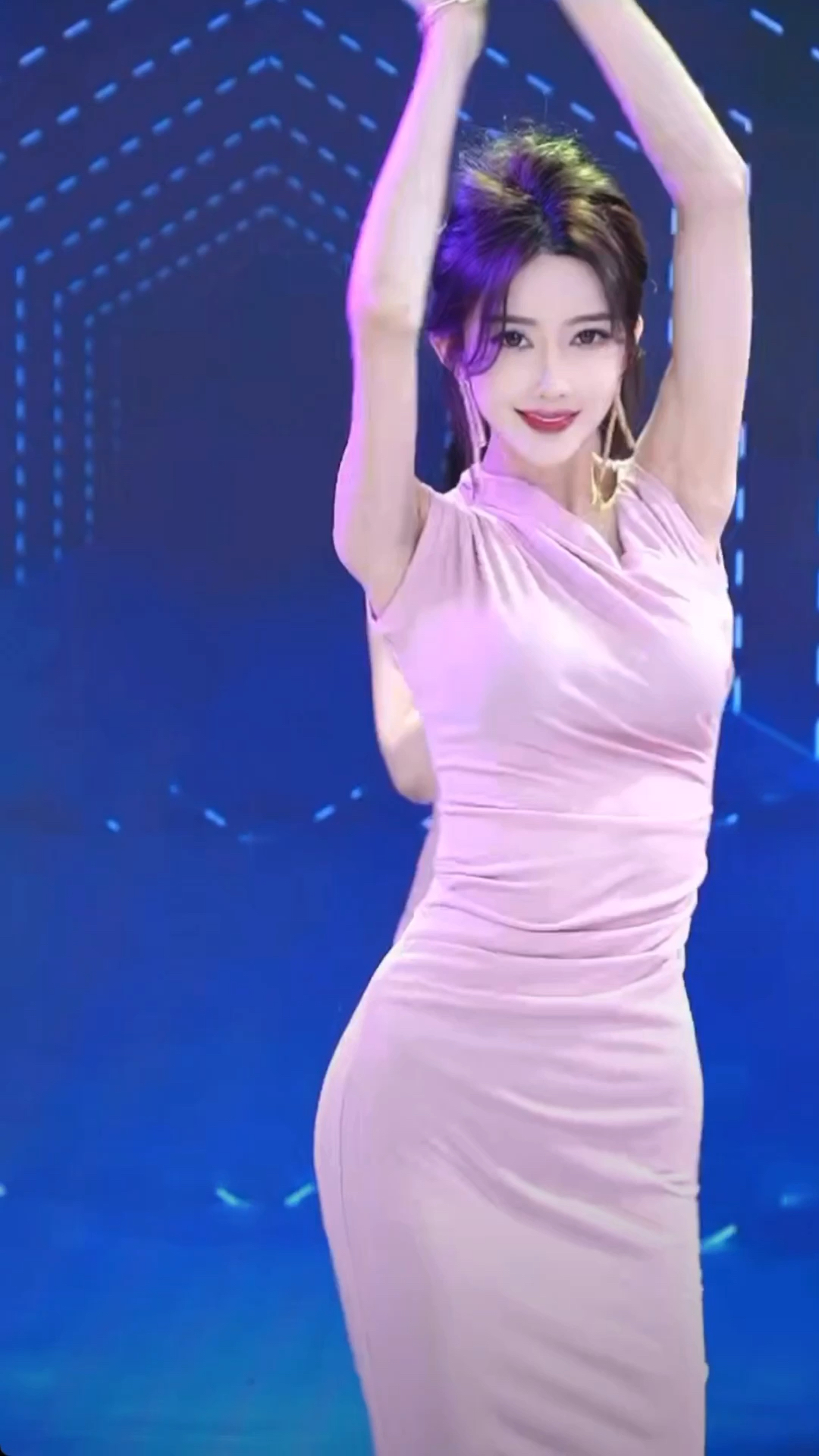 三个穿粉色裙子小姐姐的《笛子舞》完整版,送给大家!