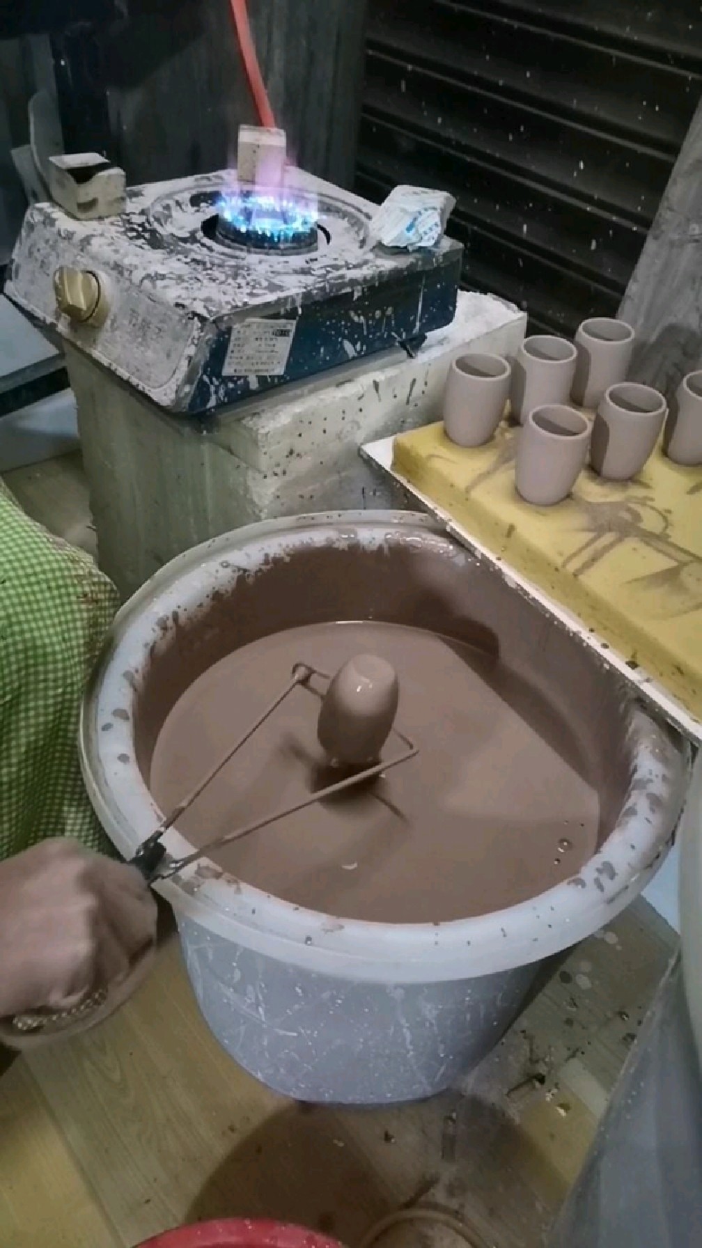 汝瓷上釉|一个论秒的手工工艺|豫君汝瓷汝窑厂家-度小视