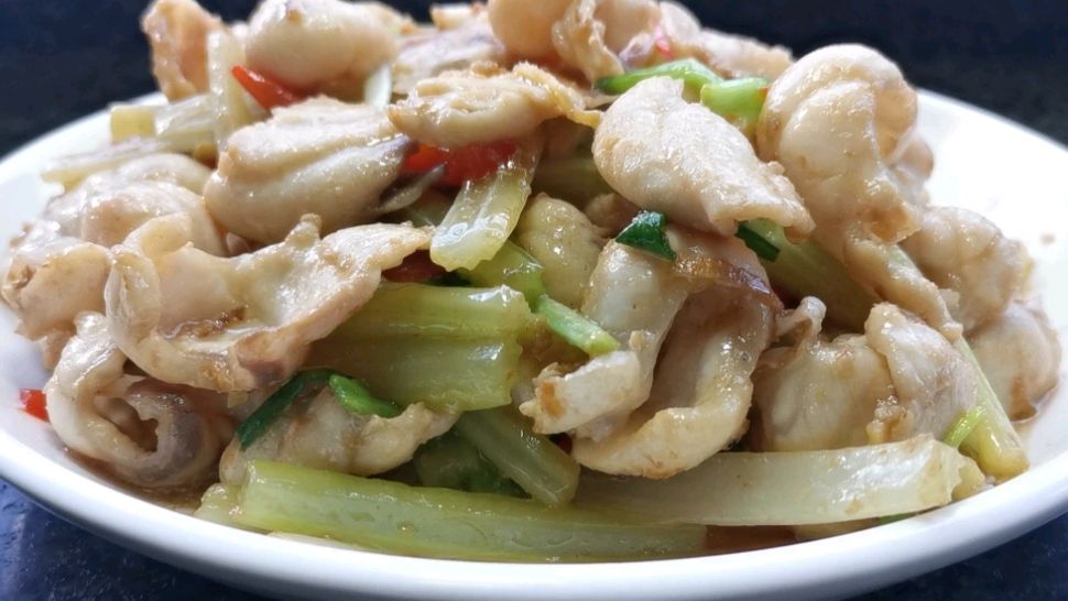 特色粤菜爆炒脆肉鲩家常做法,鱼肉弹牙脆口,出锅3碗米饭不够吃