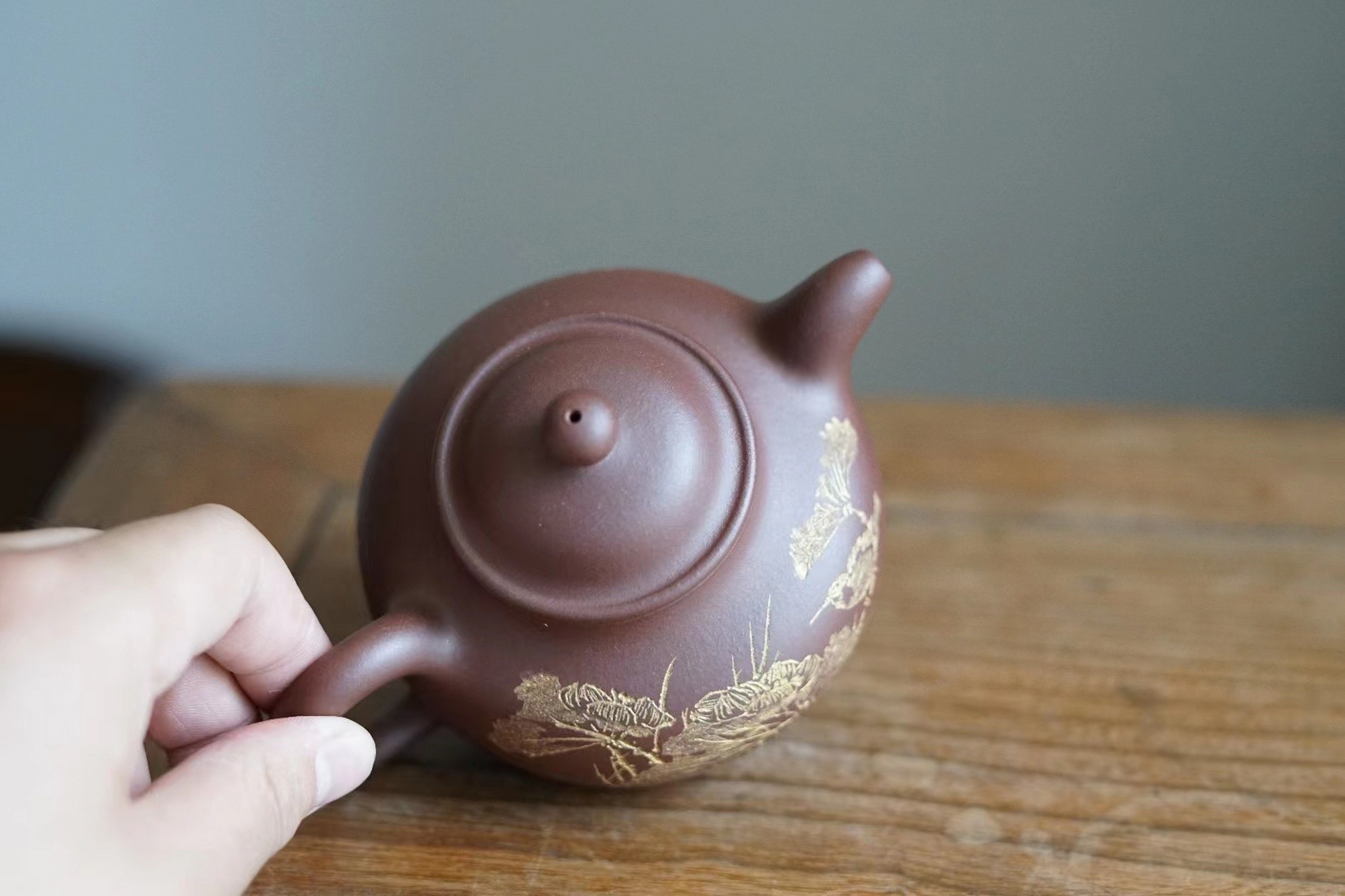 束旦生老师作品 原矿底槽清泥料,380cc 字石雪,1958年进紫砂工艺厂师